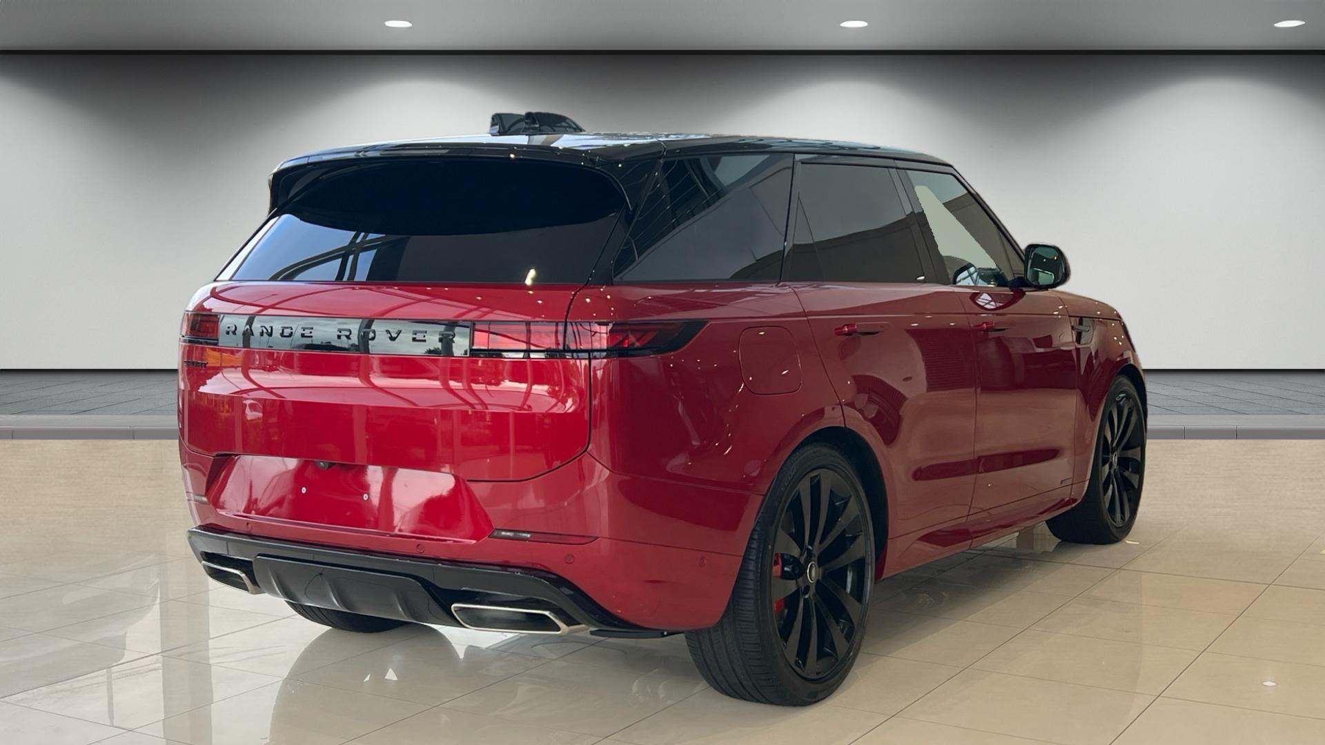Land Rover Range Rover Sport view 3