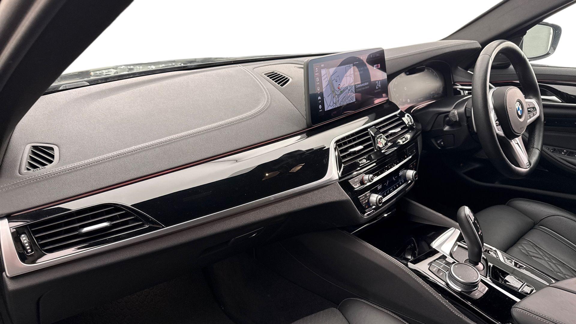 BMW 5 Series view 7