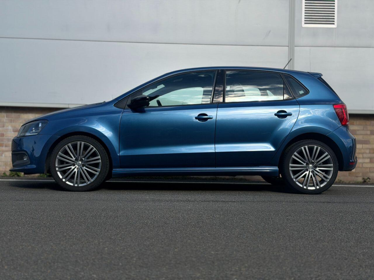 Volkswagen Polo view 5