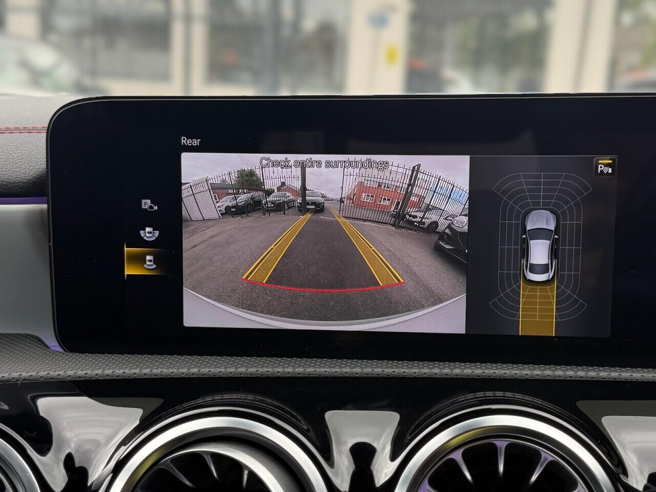 Mercedes-Benz Cla view 4