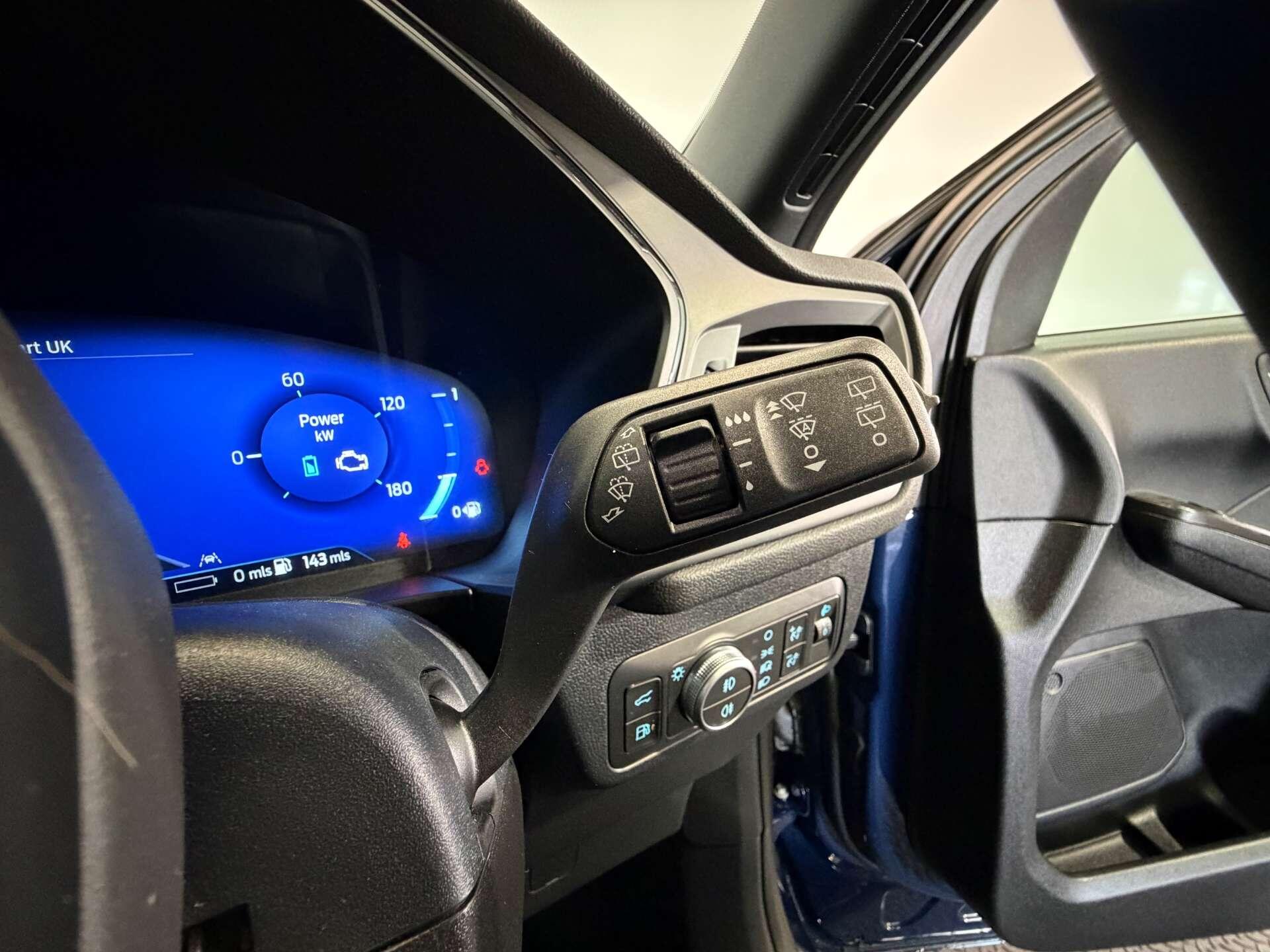 Ford Kuga view 34