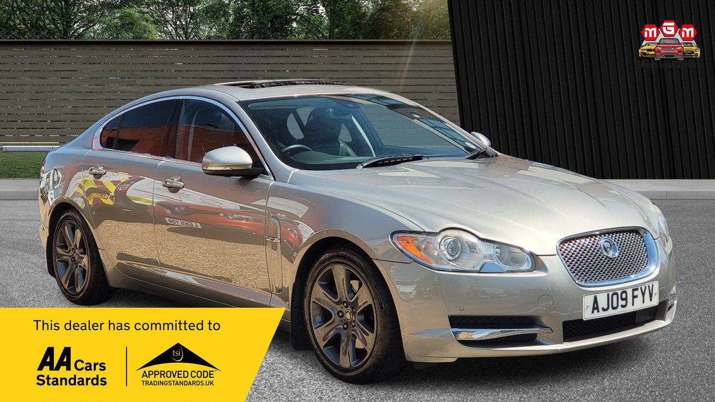 2009 Jaguar XF in Gold for sale