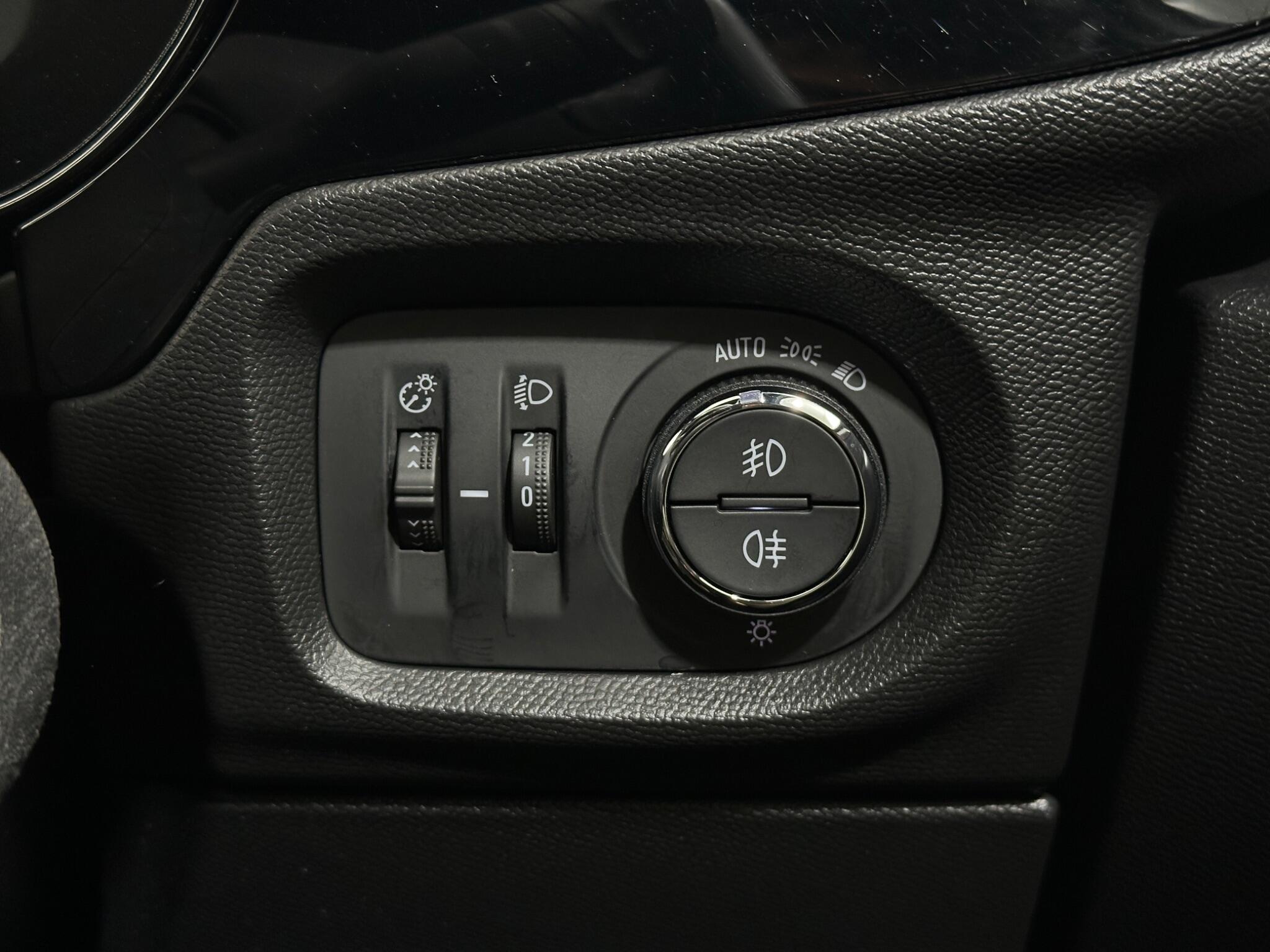 Vauxhall Corsa view 18