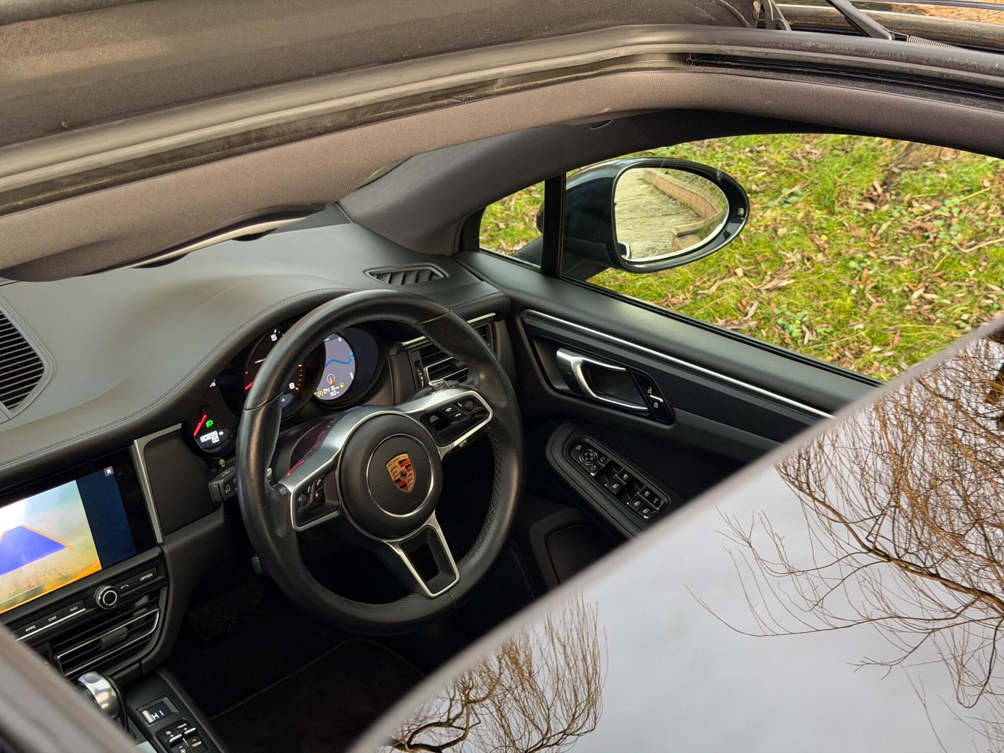 Porsche Macan view 21