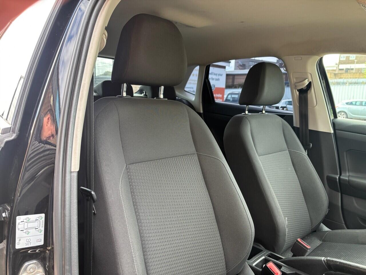 Volkswagen Polo view 11