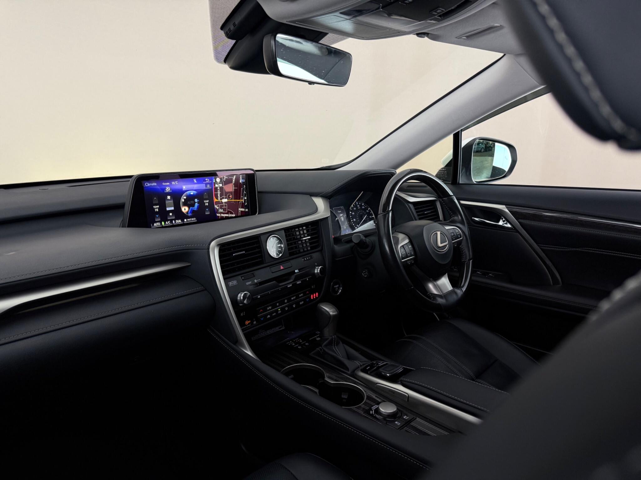 Lexus RX view 4