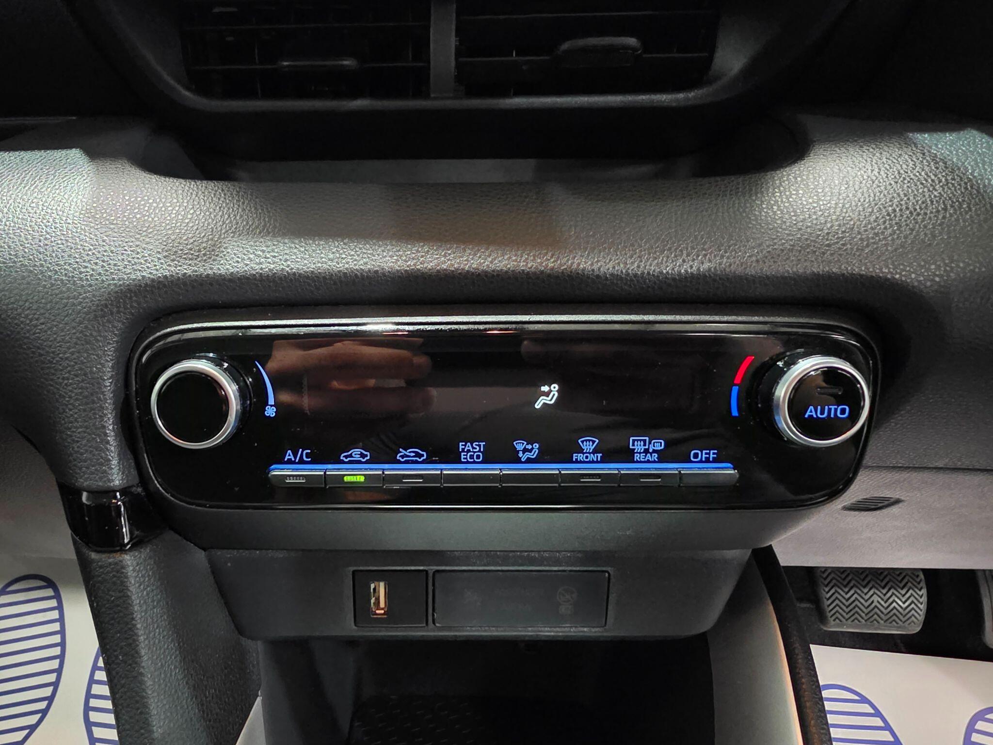 Toyota Yaris view 9
