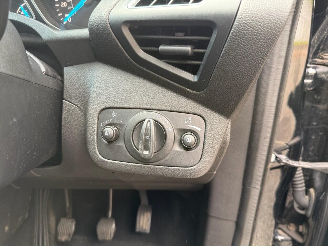 Ford Kuga view 28