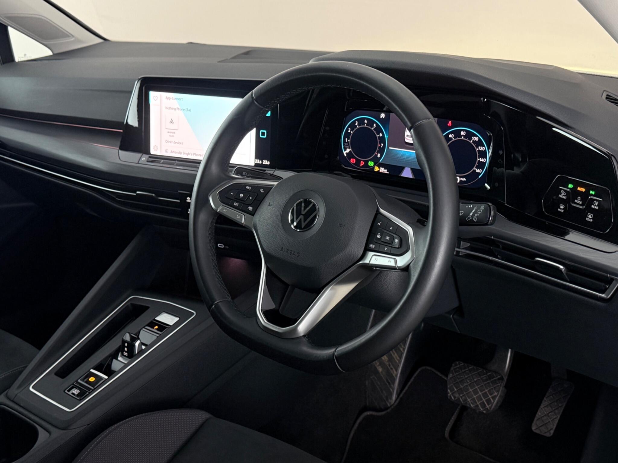Volkswagen Golf view 3