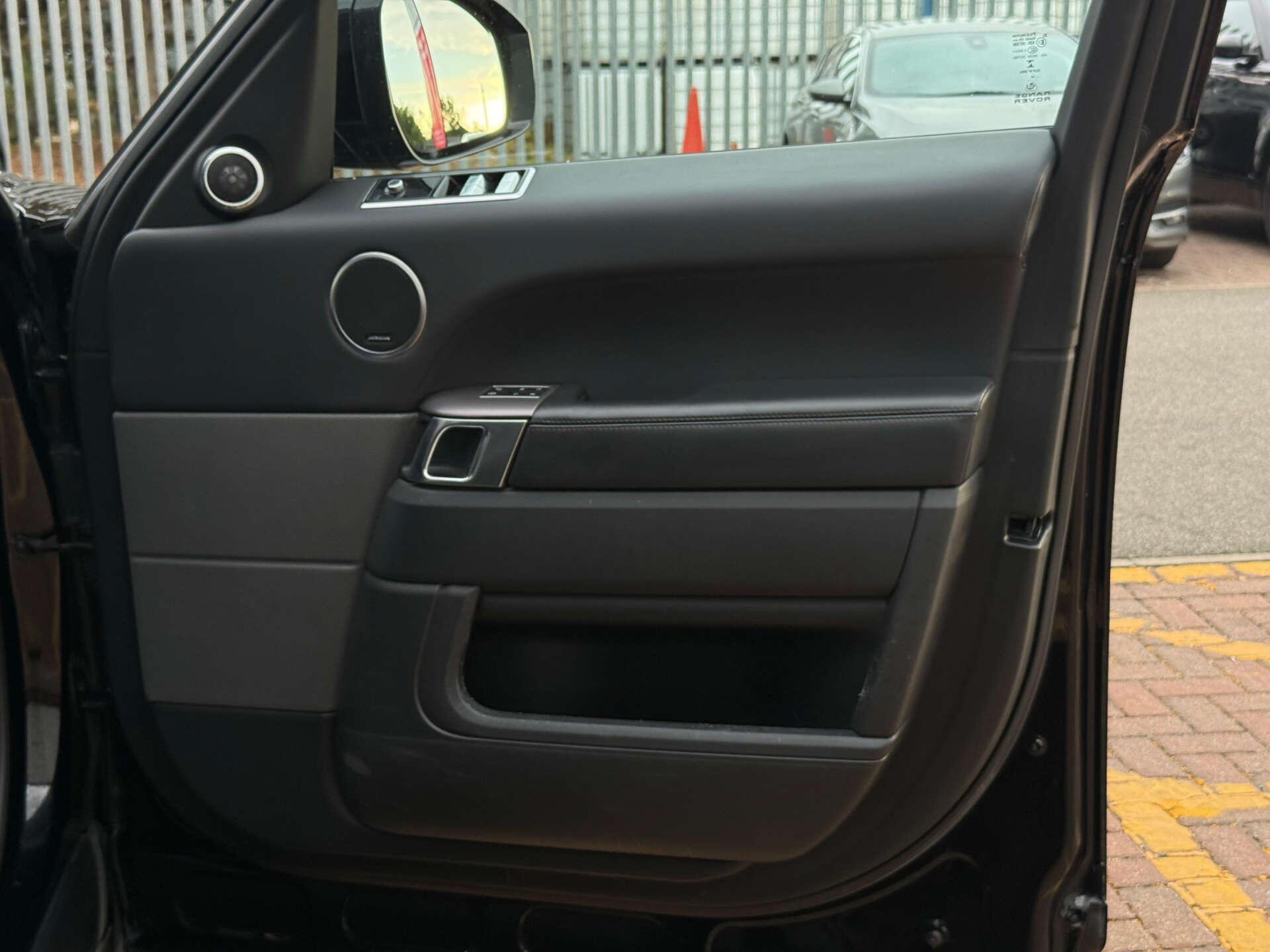 Land Rover Range Rover Sport view 24