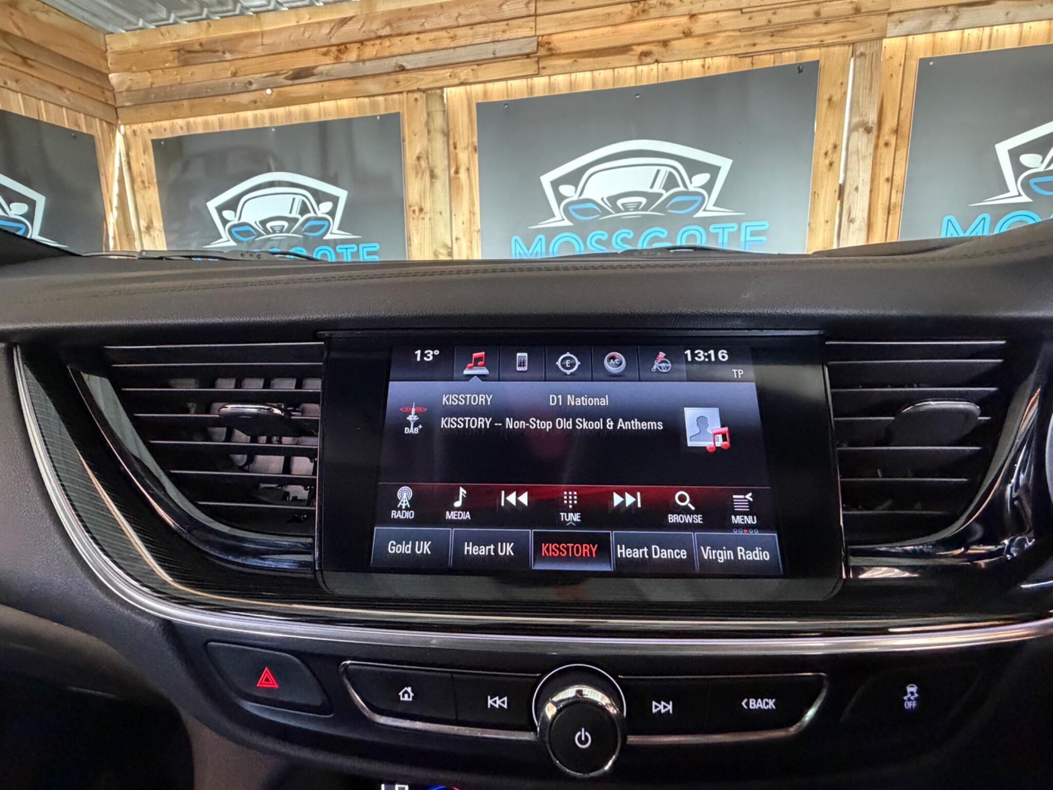 Vauxhall Insignia view 34