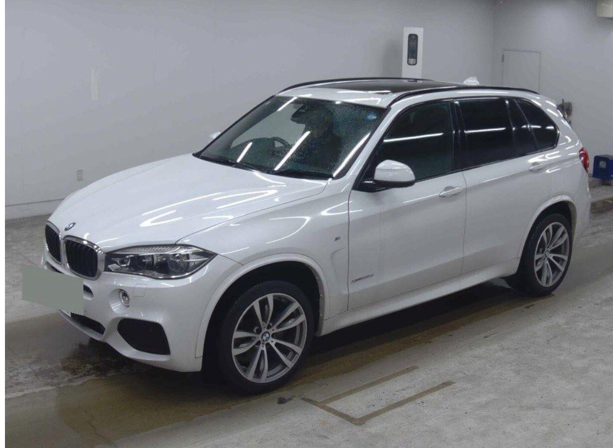 BMW X5 view 2