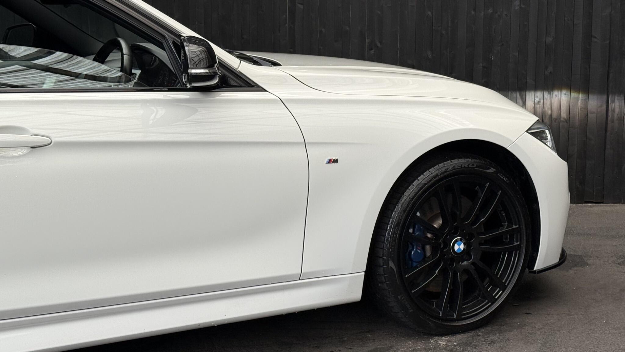BMW 3 Series view 14