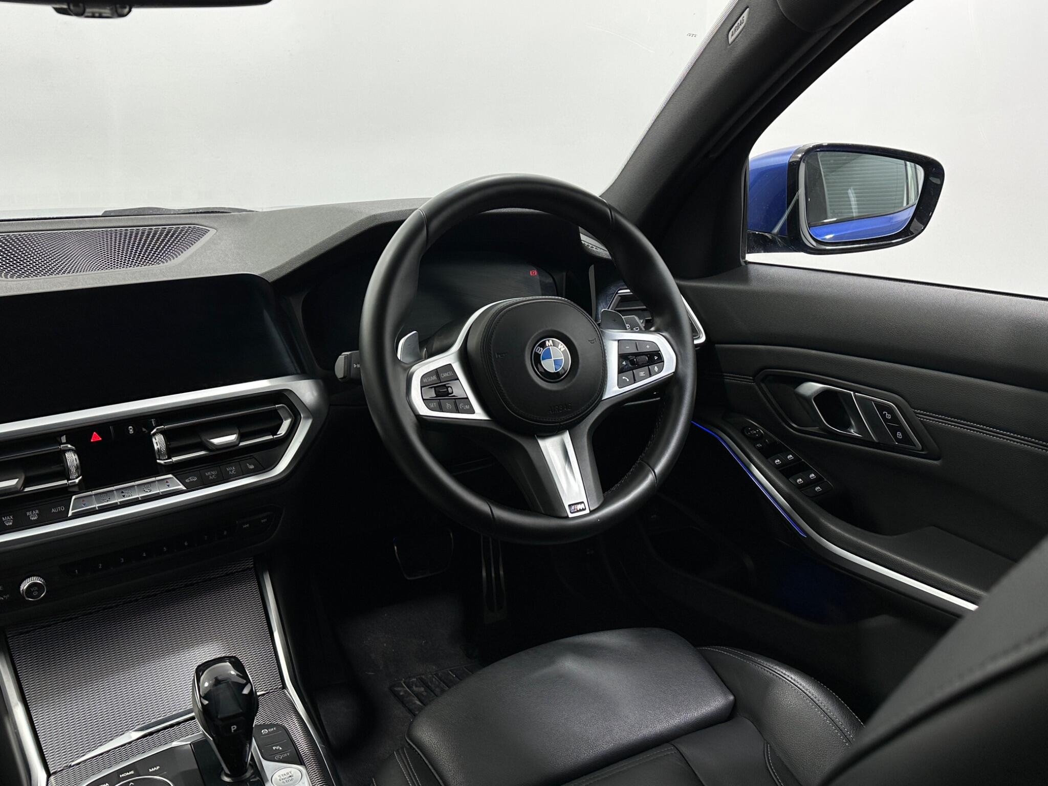 BMW 3 Series view 12
