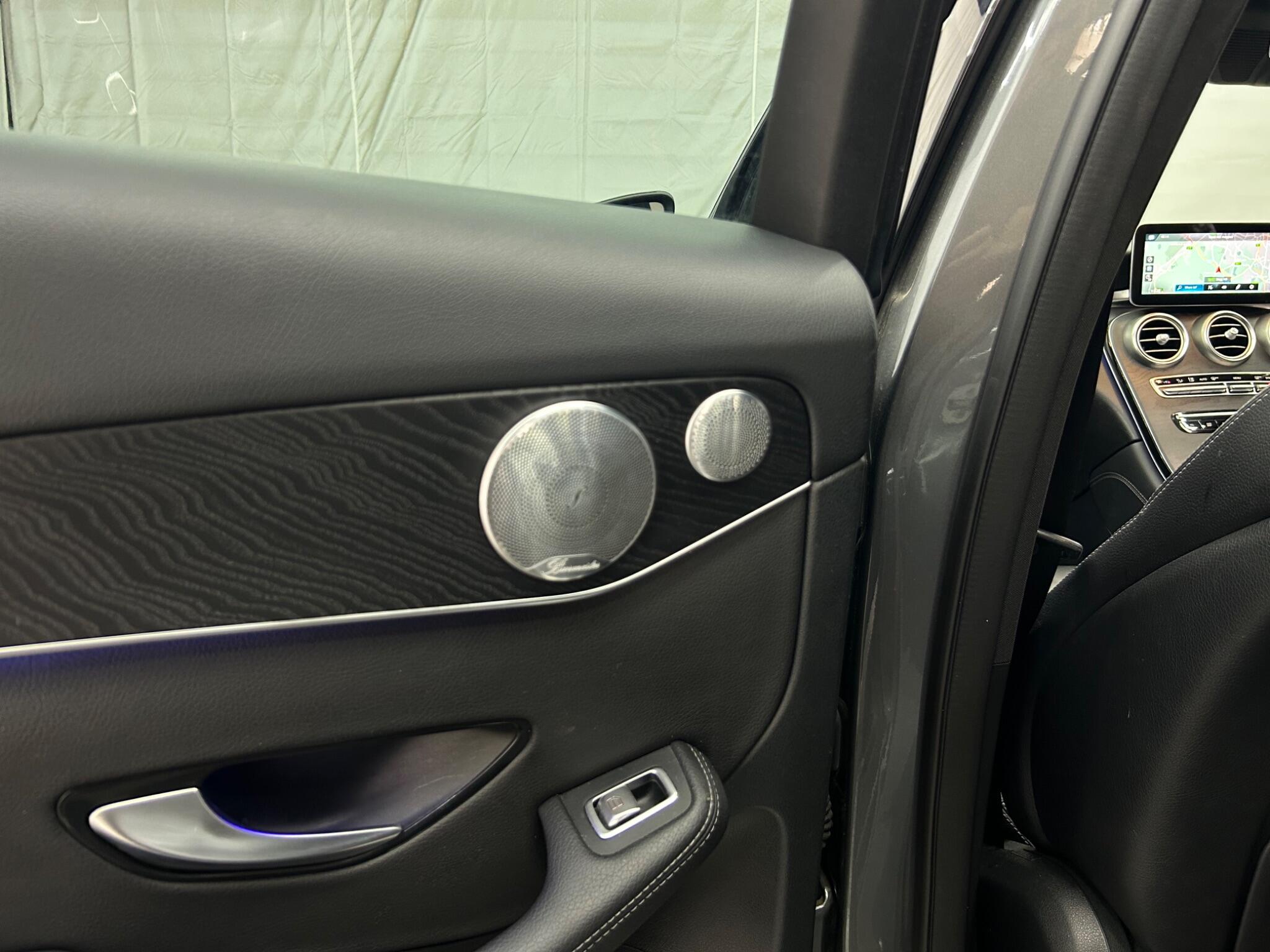Mercedes-Benz GLC view 29