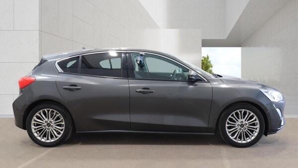 Ford Focus view 9