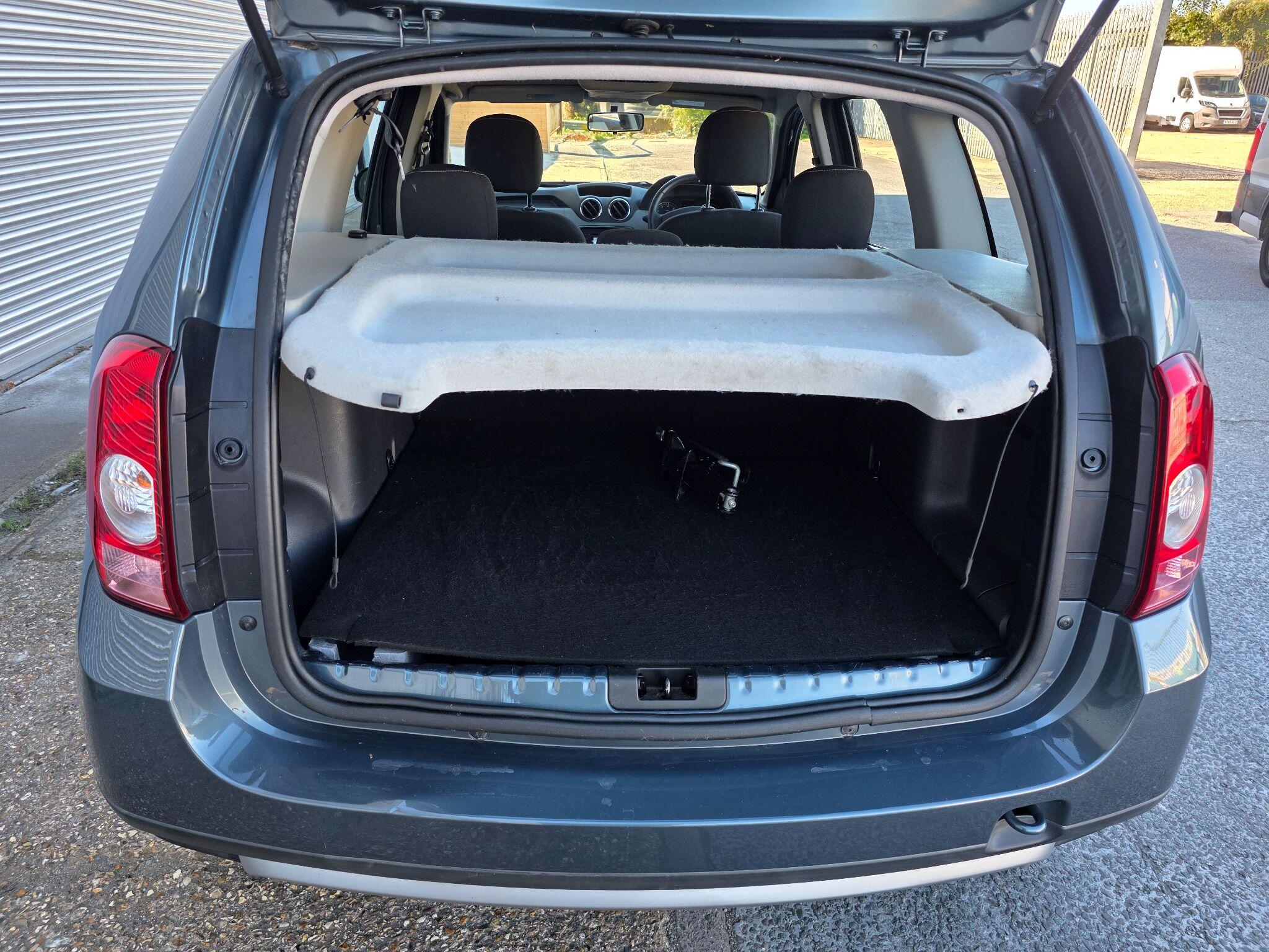 Dacia Duster view 10
