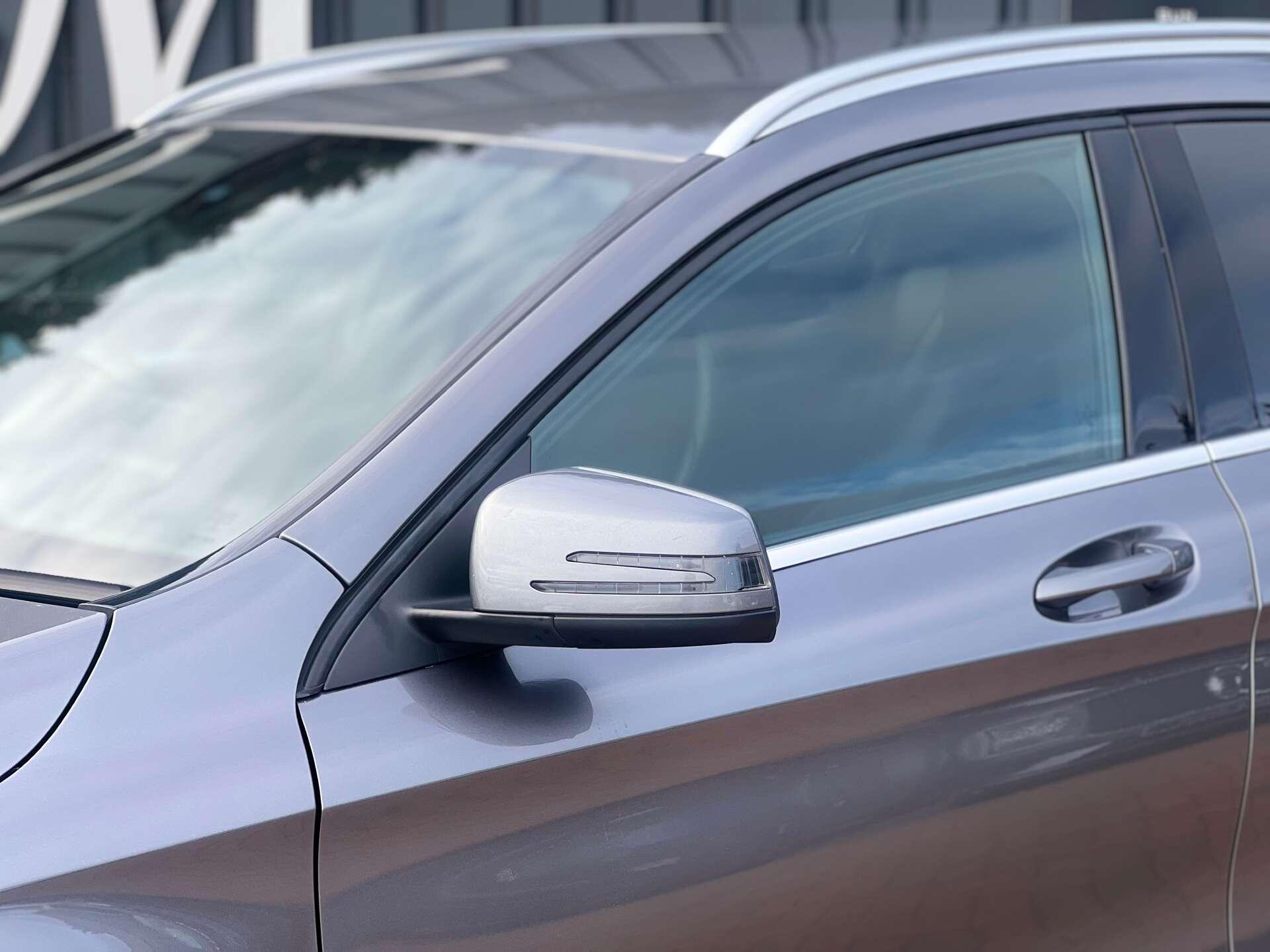 Mercedes-Benz GLA view 14