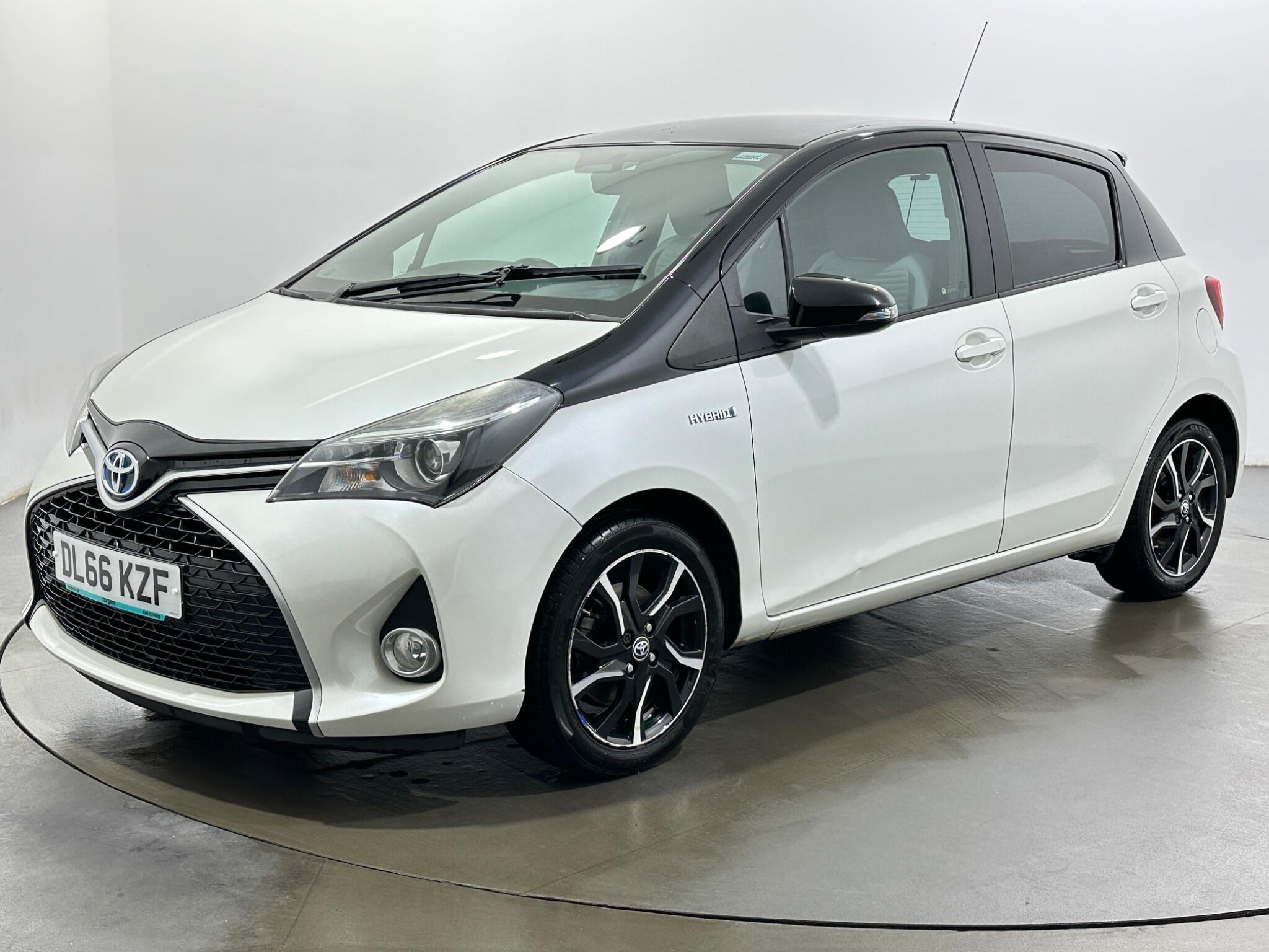 Toyota Yaris view 4