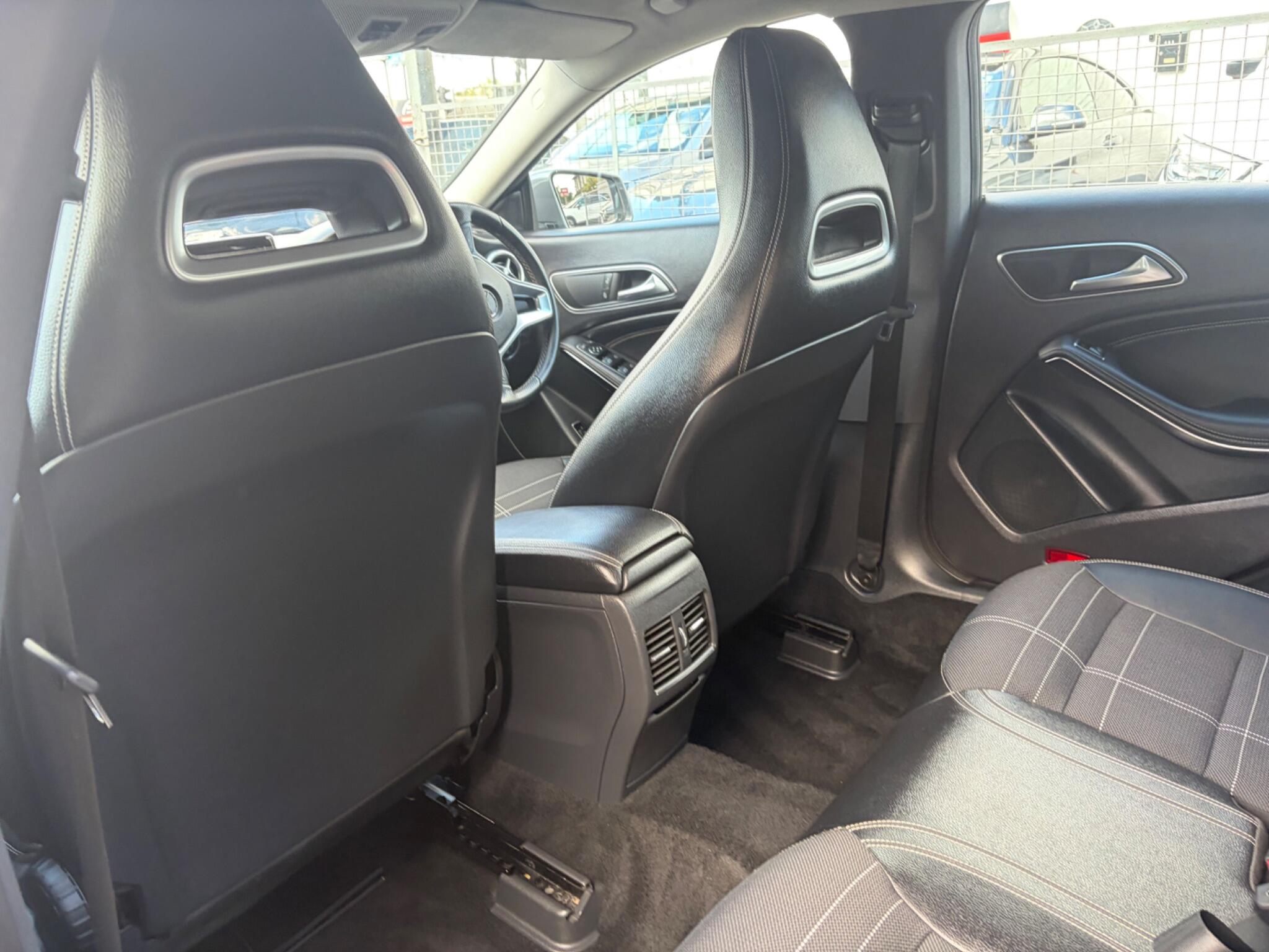 Mercedes-Benz Cla view 69