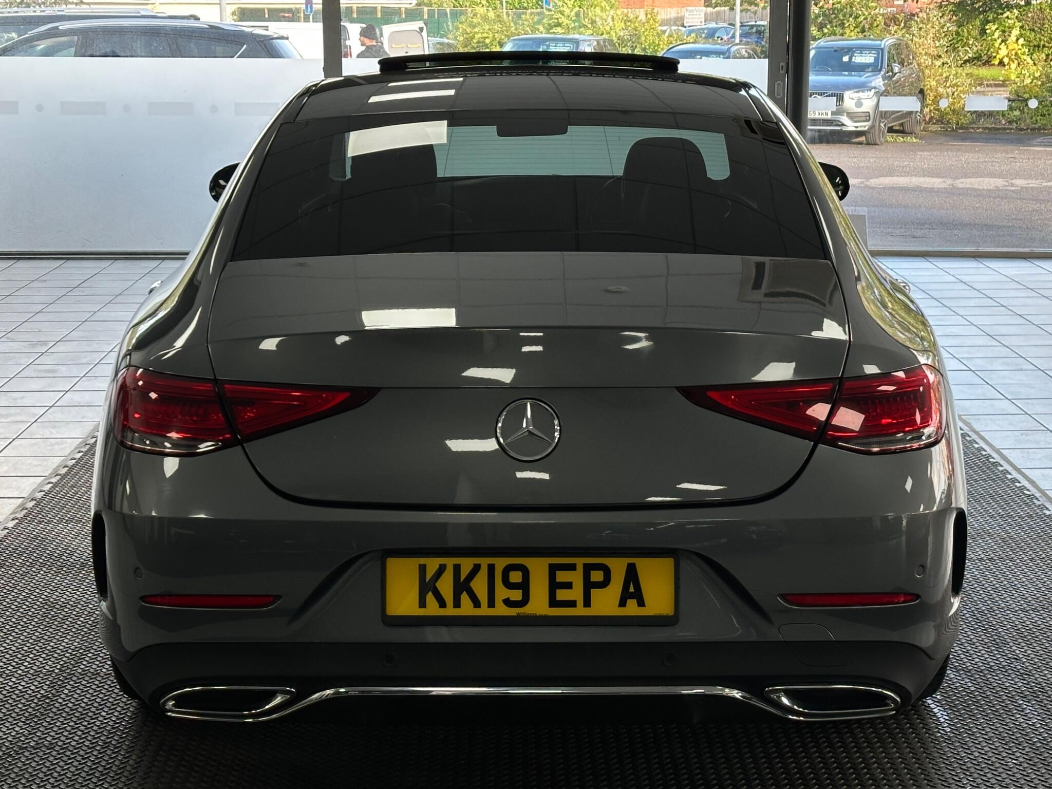 Mercedes-Benz CLS view 12