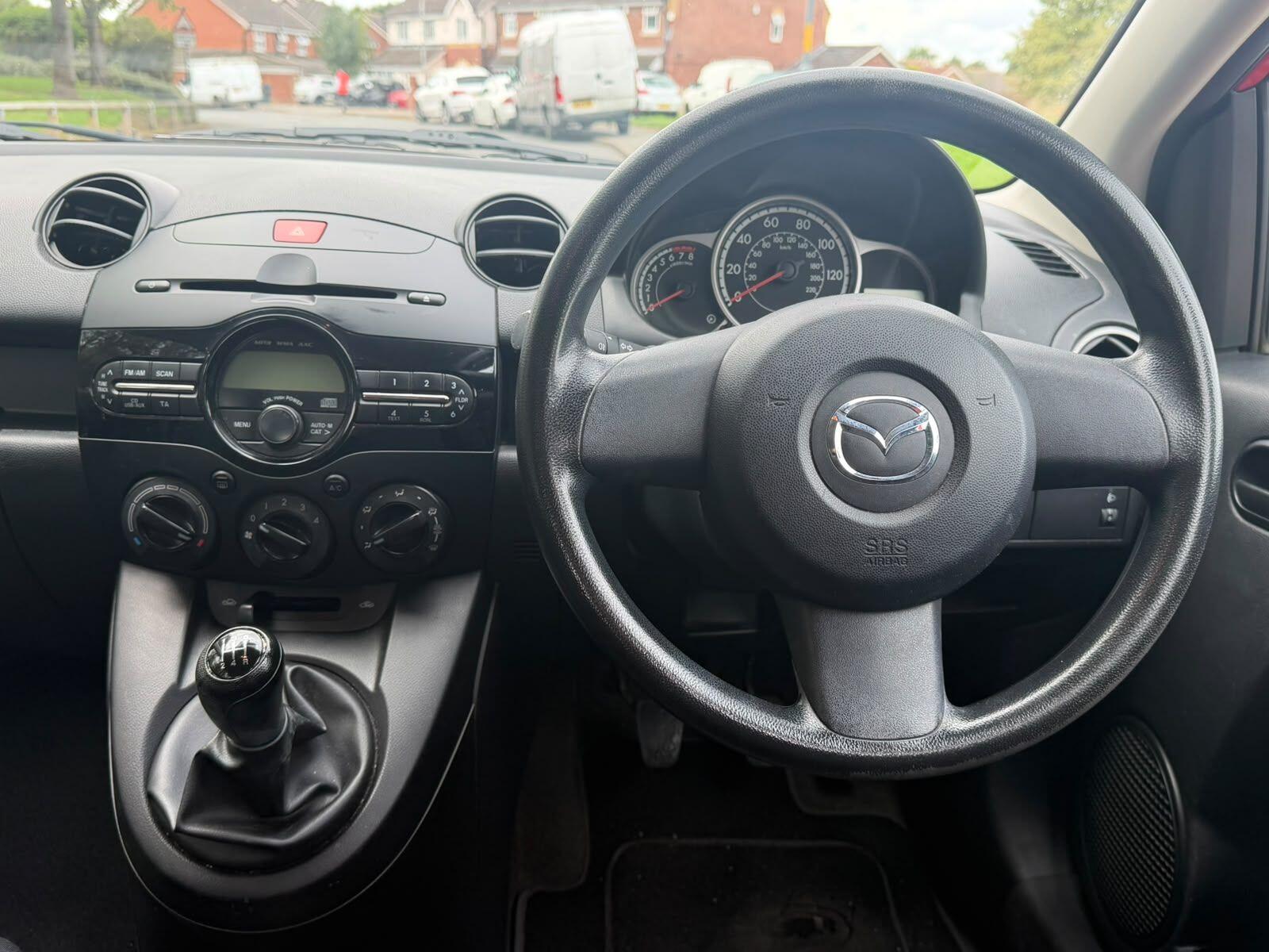 Mazda Mazda2 view 19