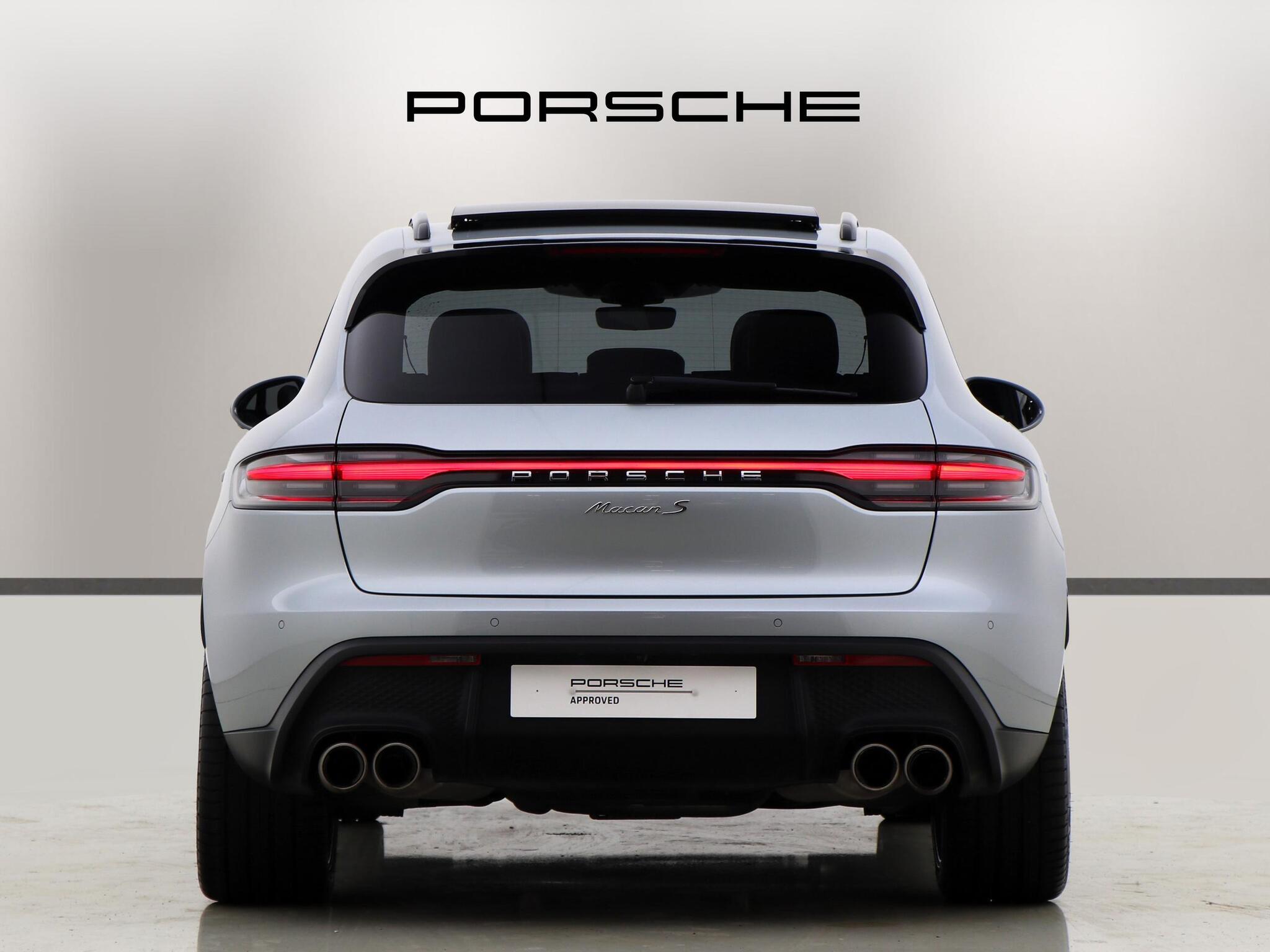 Porsche Macan view 8