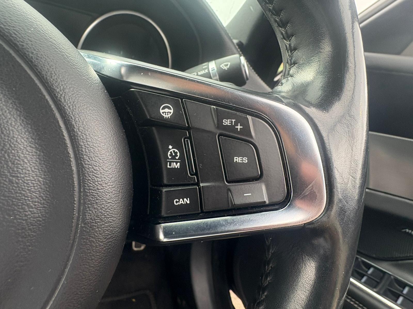 Jaguar XF view 21