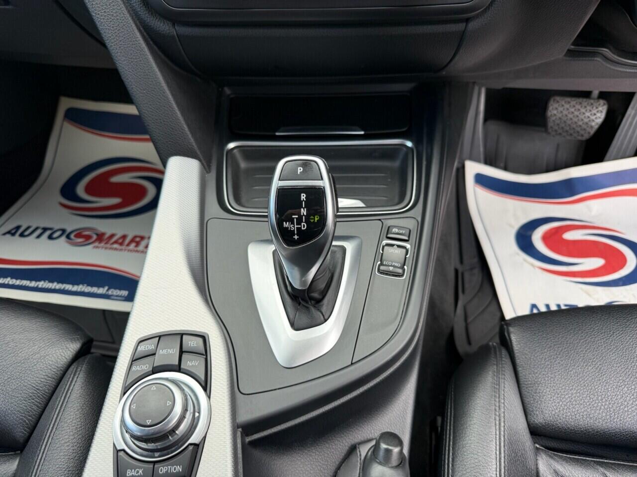 BMW 3 Series view 14