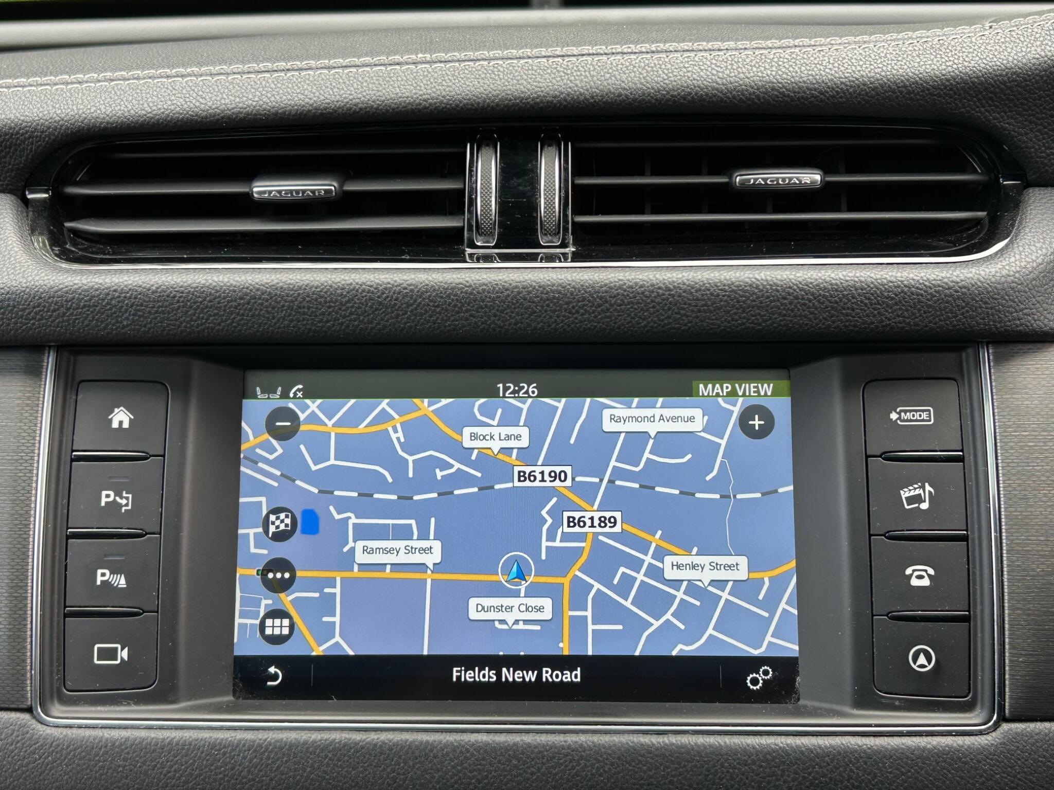 Jaguar XF view 41