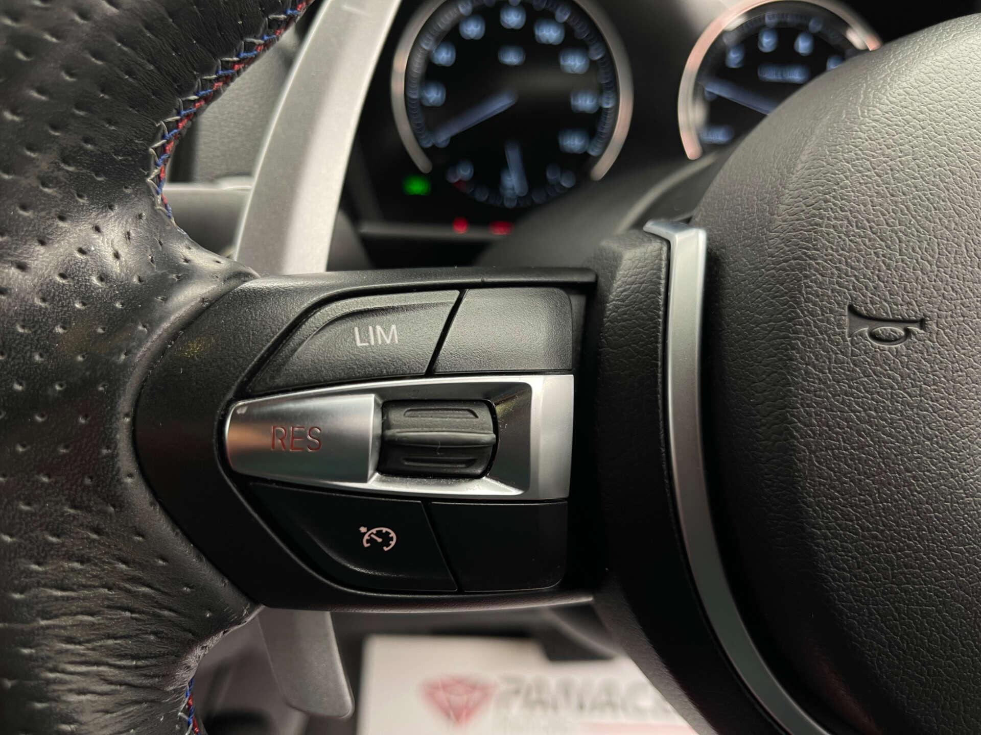 BMW 1 Series view 17