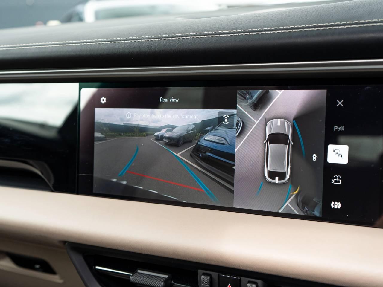 Porsche Macan view 33