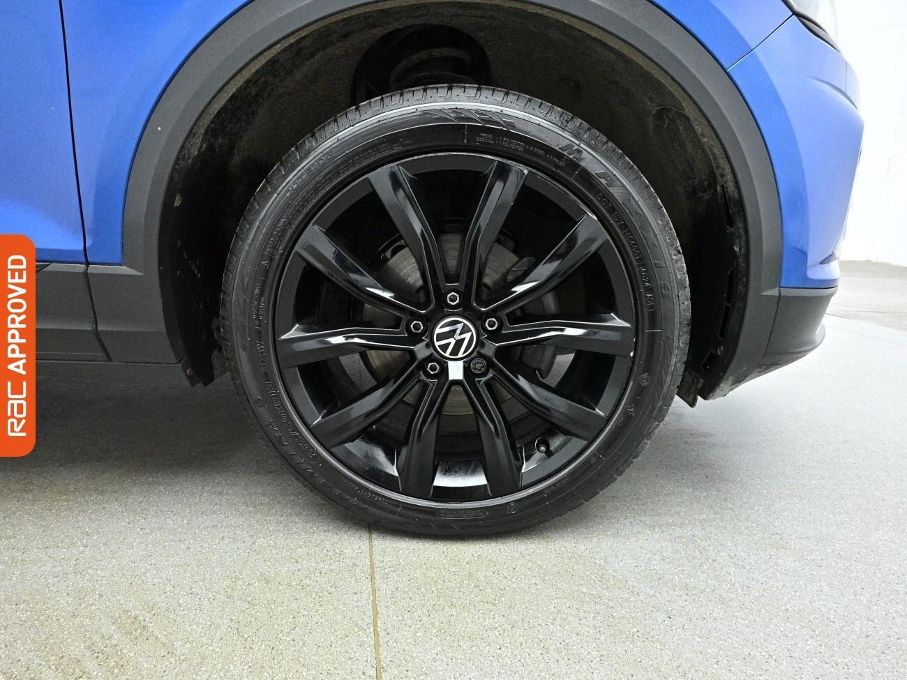 Volkswagen T-Roc view 24