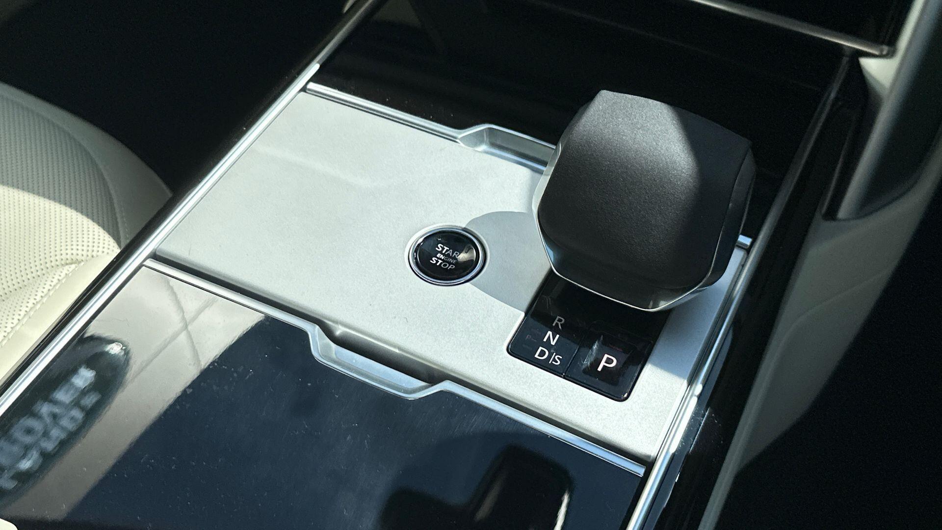 Land Rover Range Rover view 13