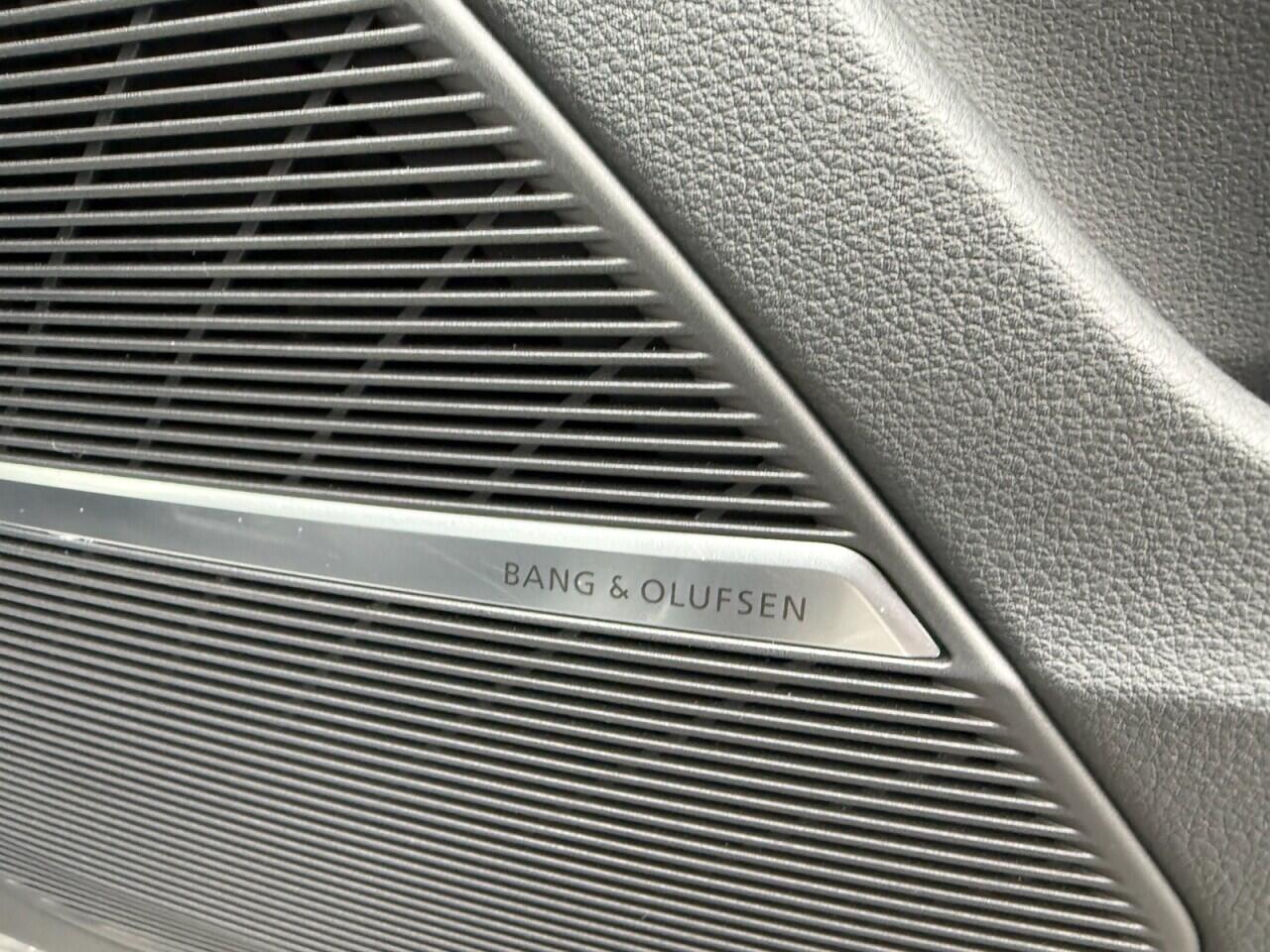 Audi SQ7 view 22
