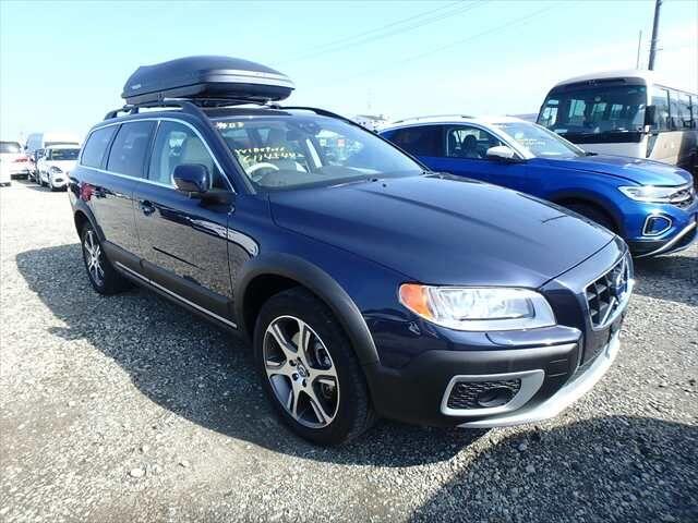 Volvo XC70 view 4