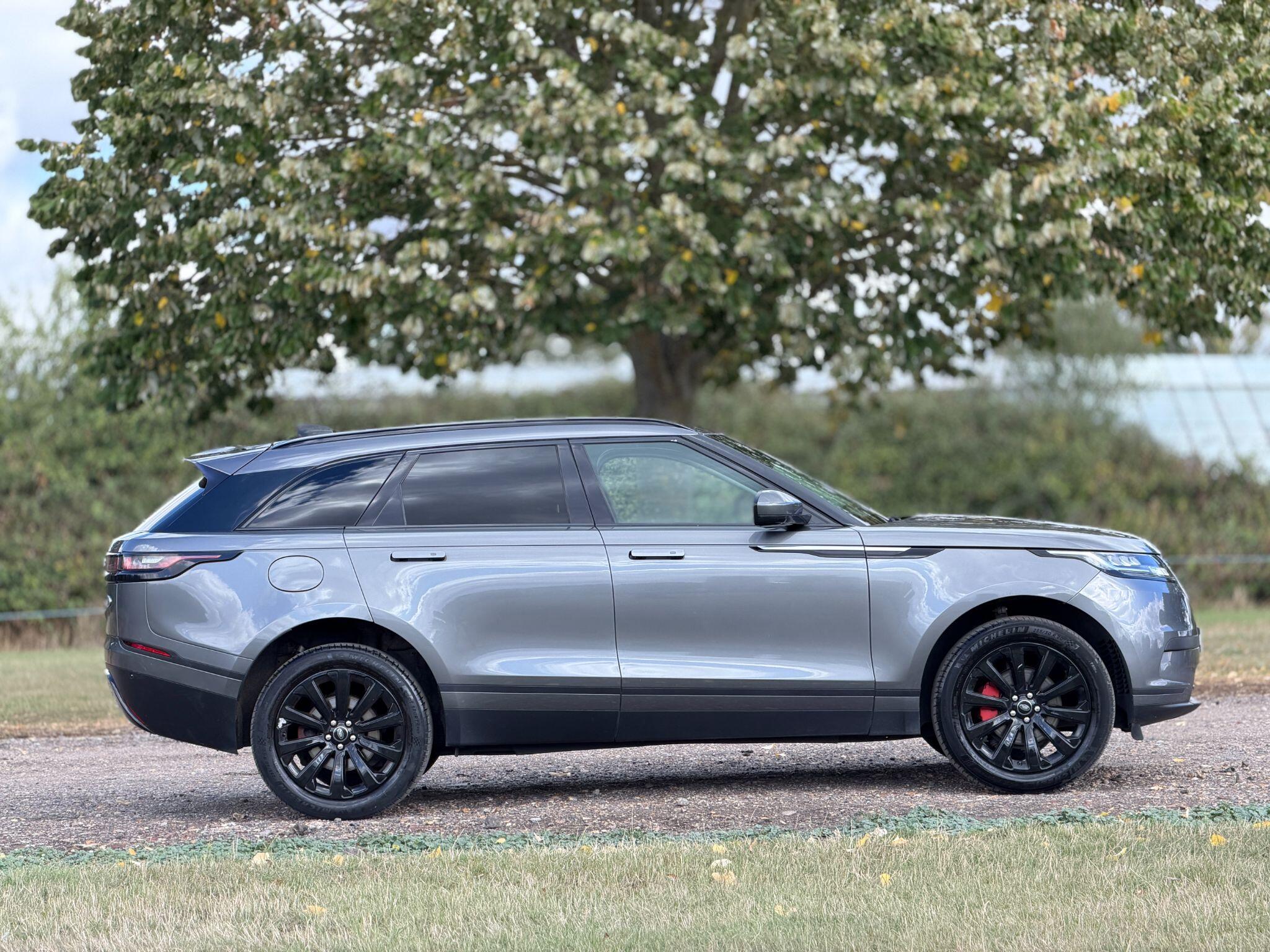 Land Rover Range Rover Velar view 3