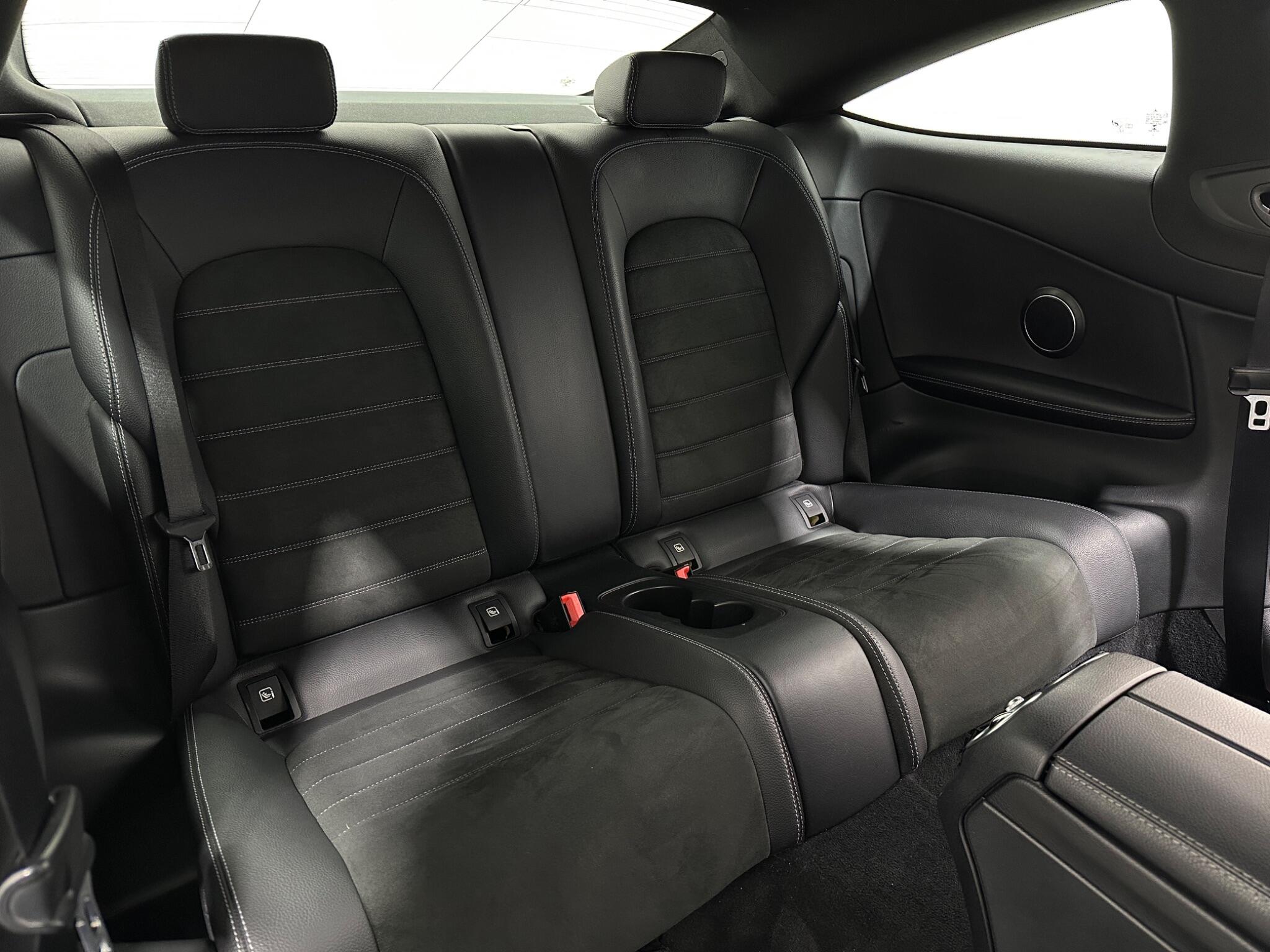 Mercedes-Benz C-Class view 40