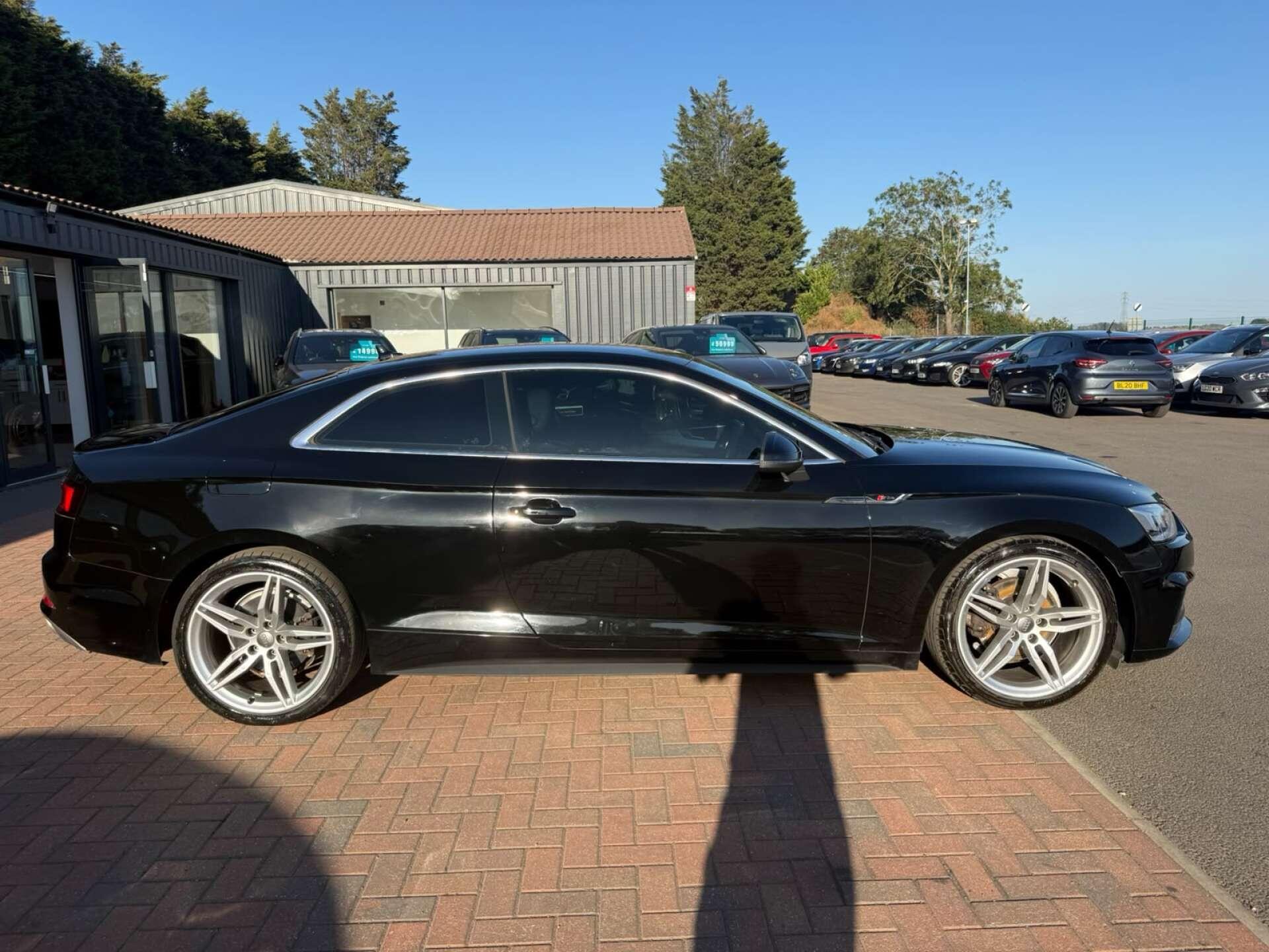 Audi A5 view 3