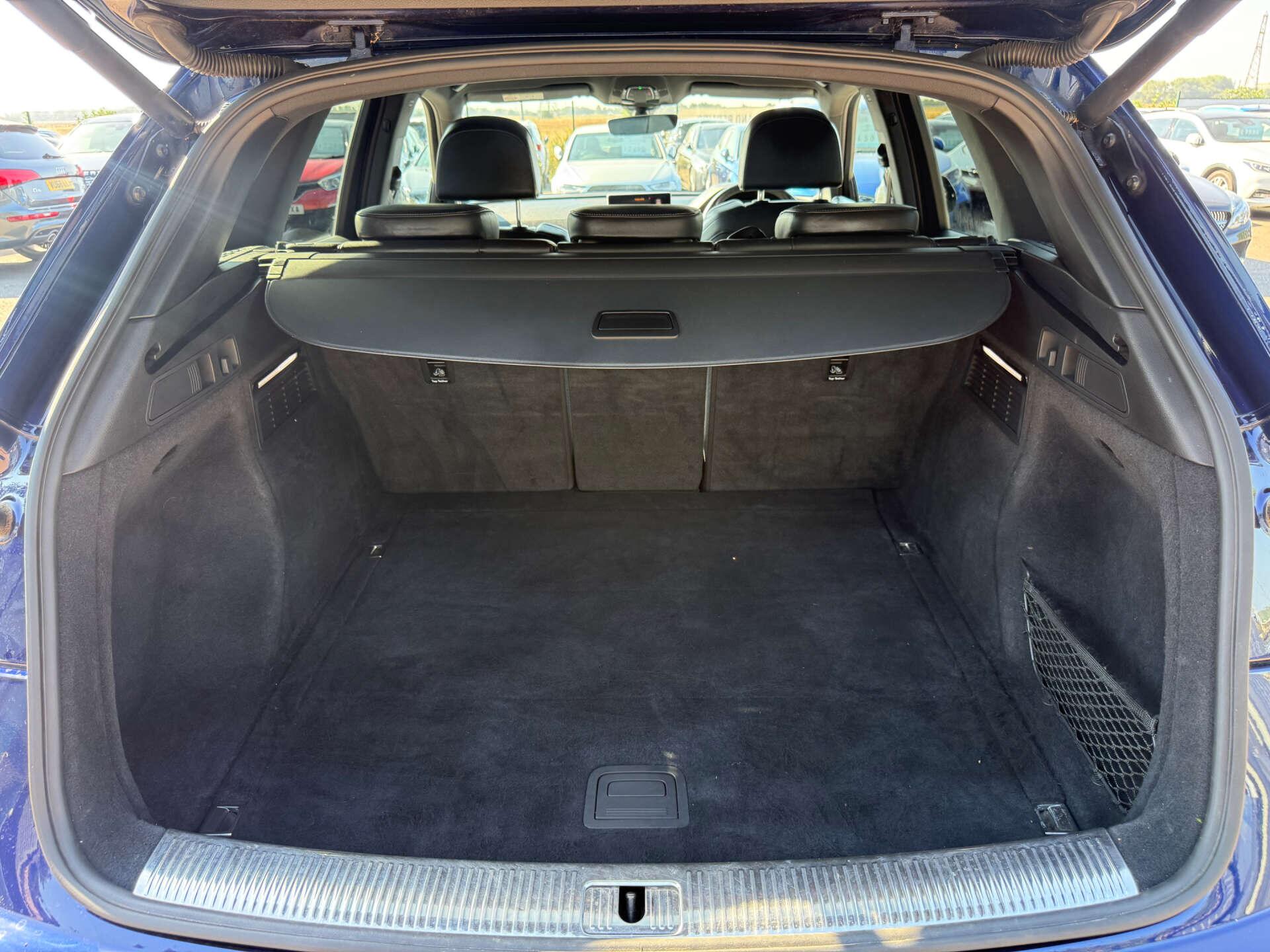Audi Q5 view 28