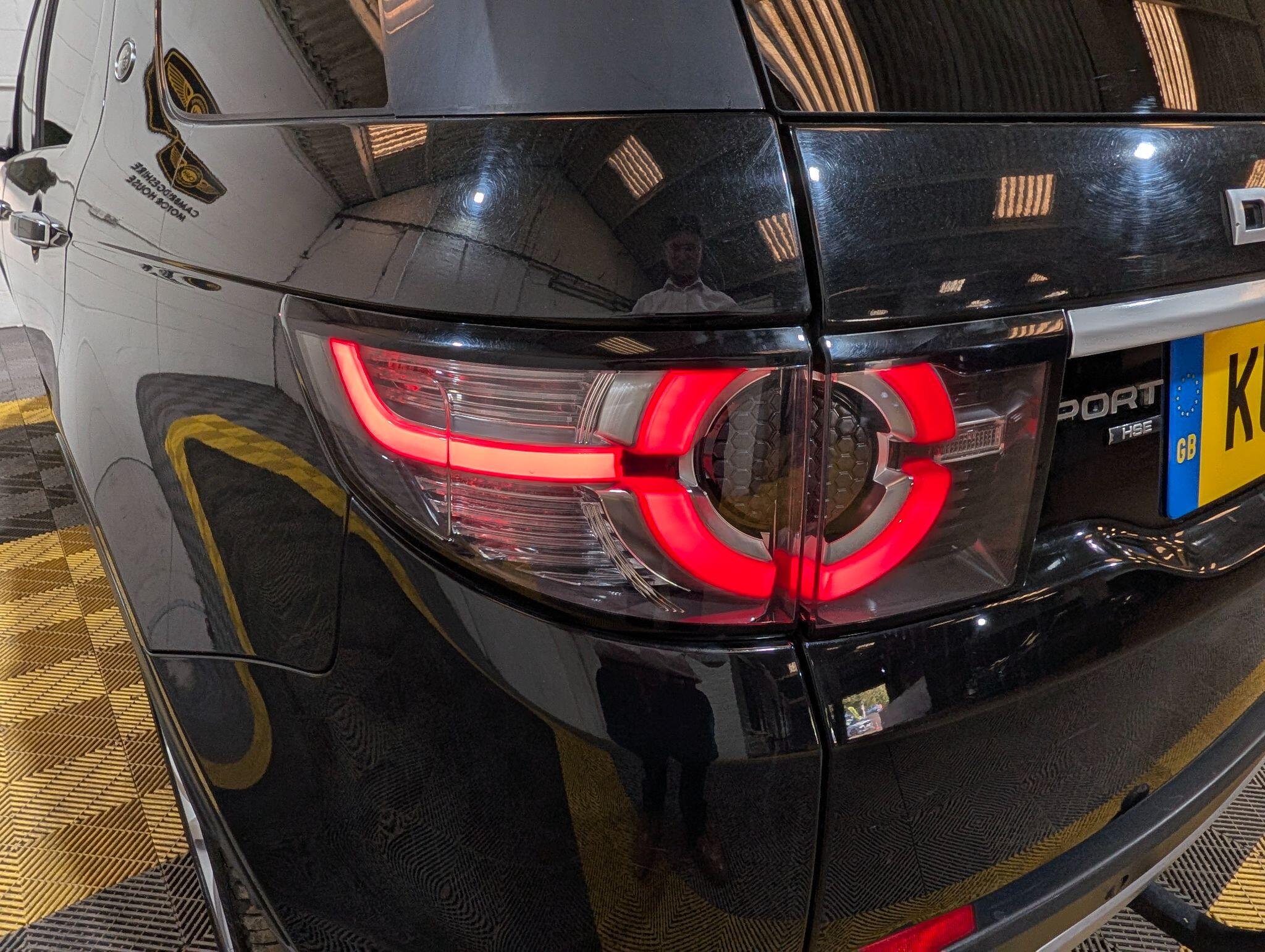 Land Rover Discovery Sport view 71