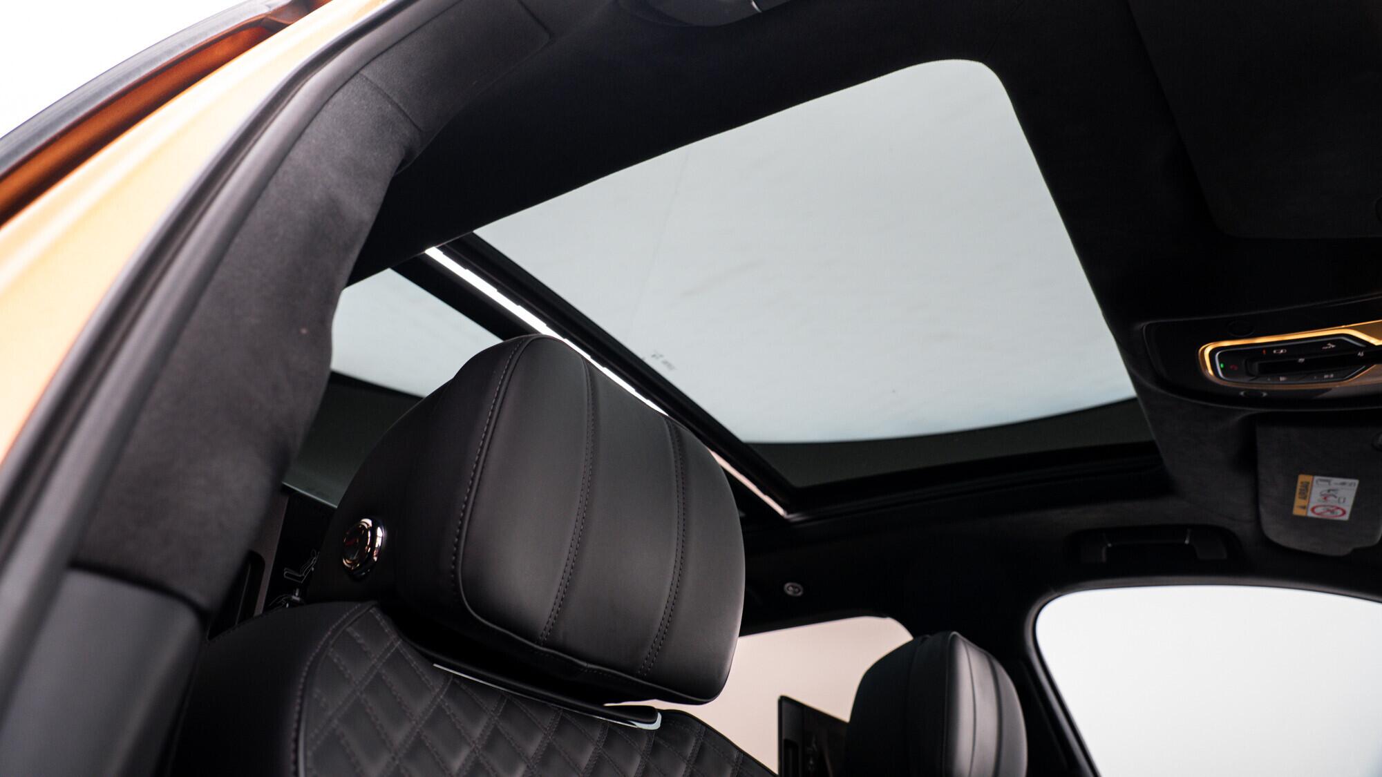Bentley Bentayga view 7