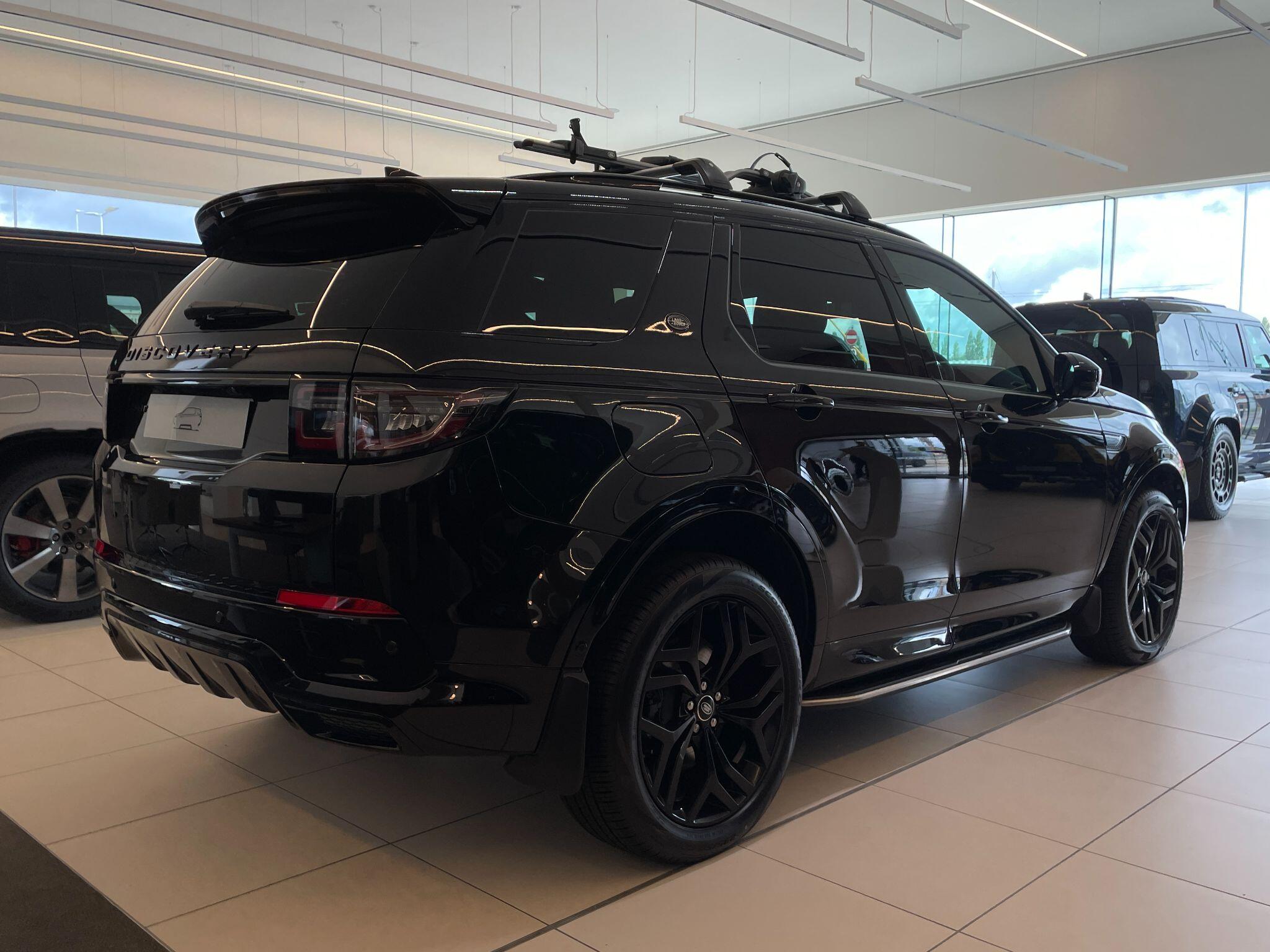 Land Rover Discovery Sport view 8