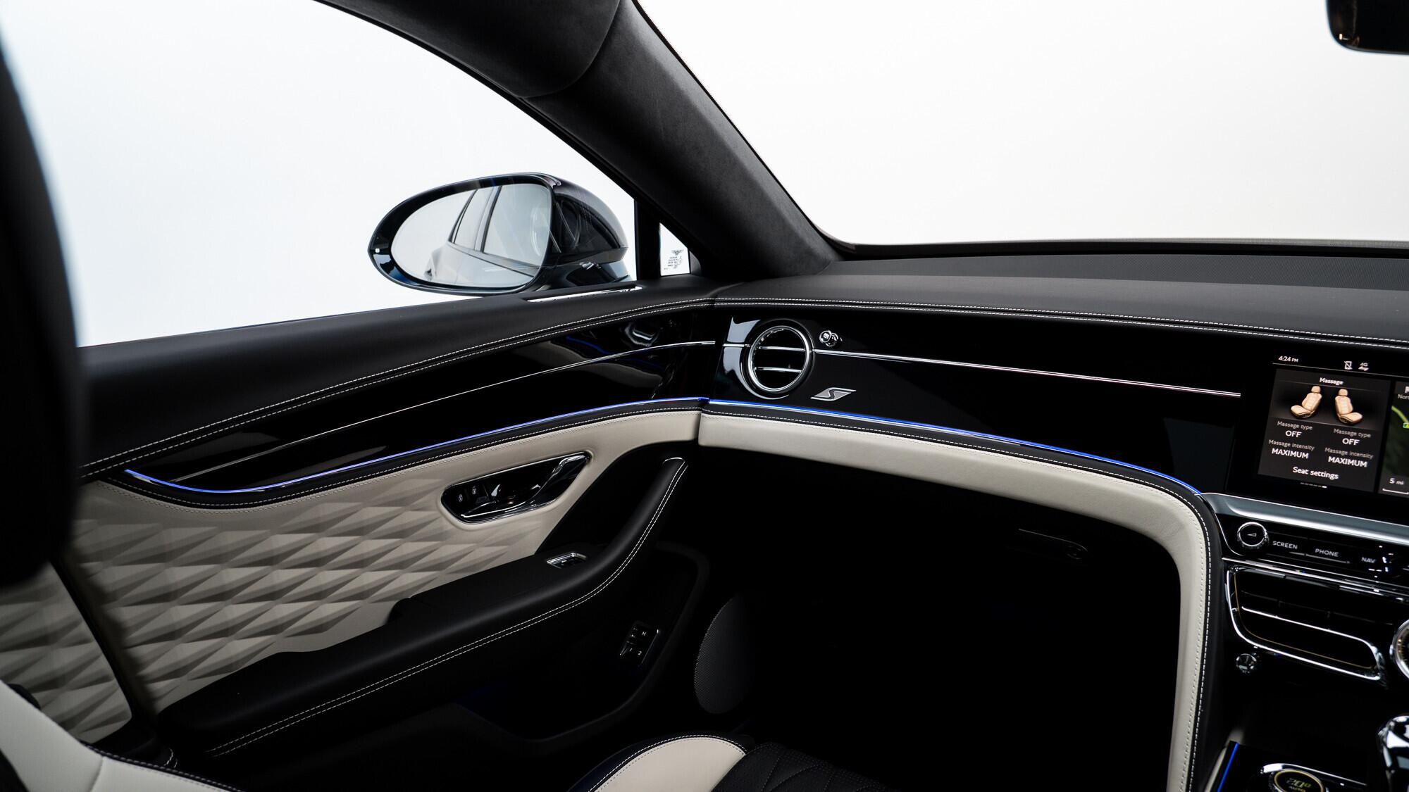 Bentley Flying Spur view 42