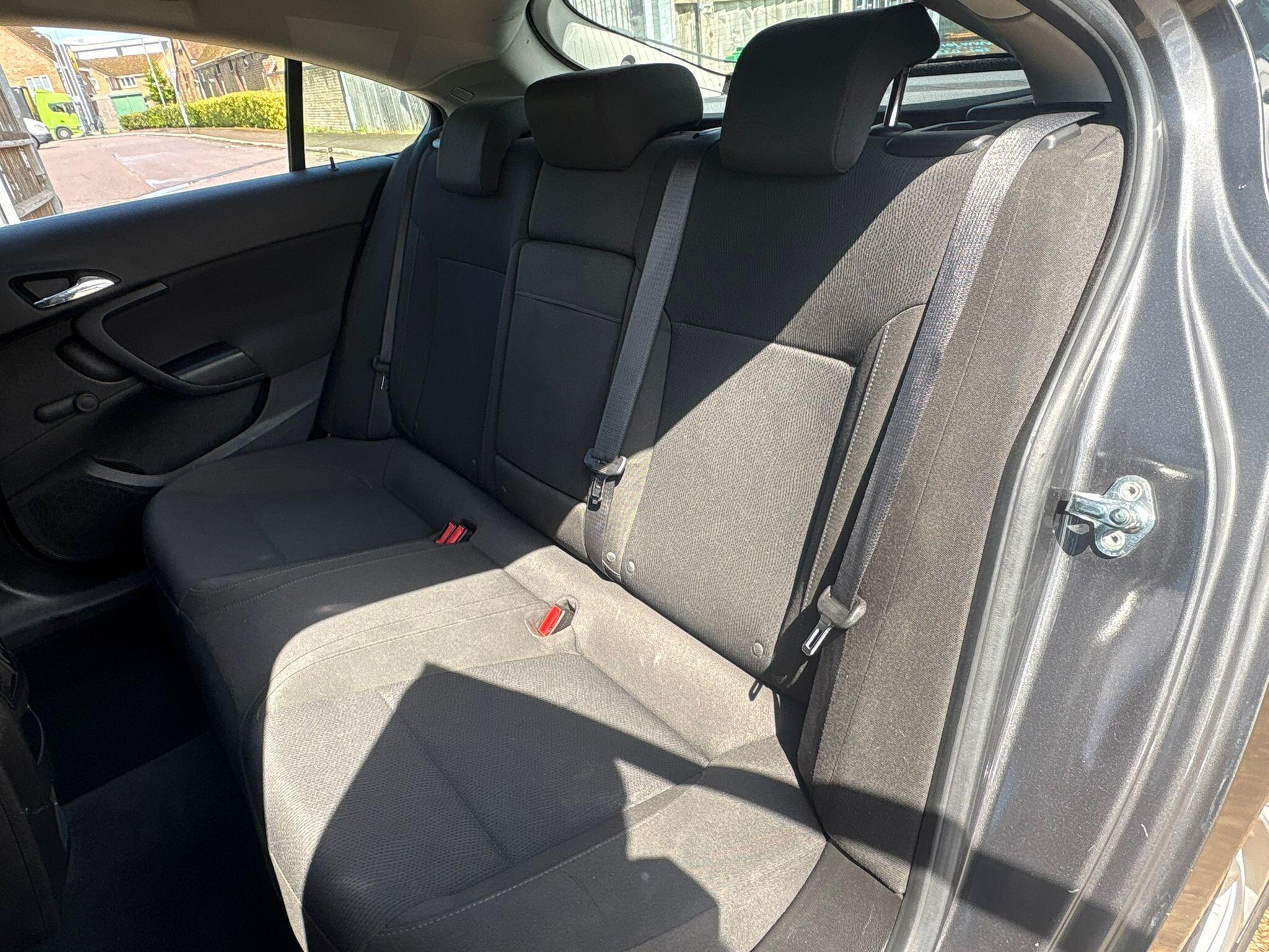 Vauxhall Insignia view 16
