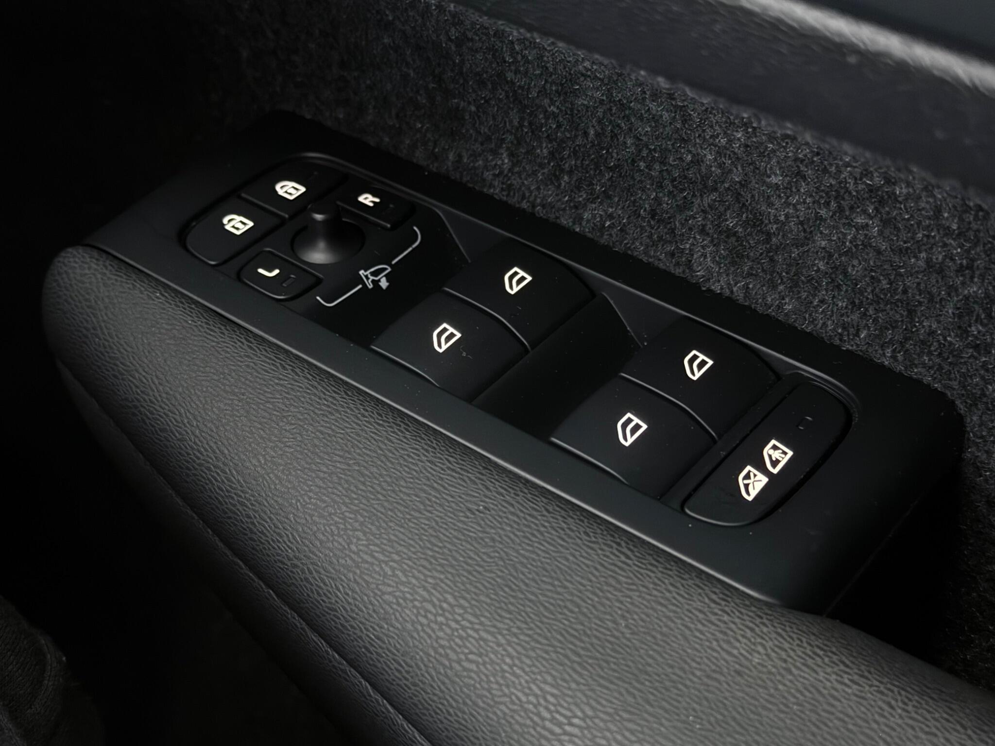 Volvo XC40 view 21