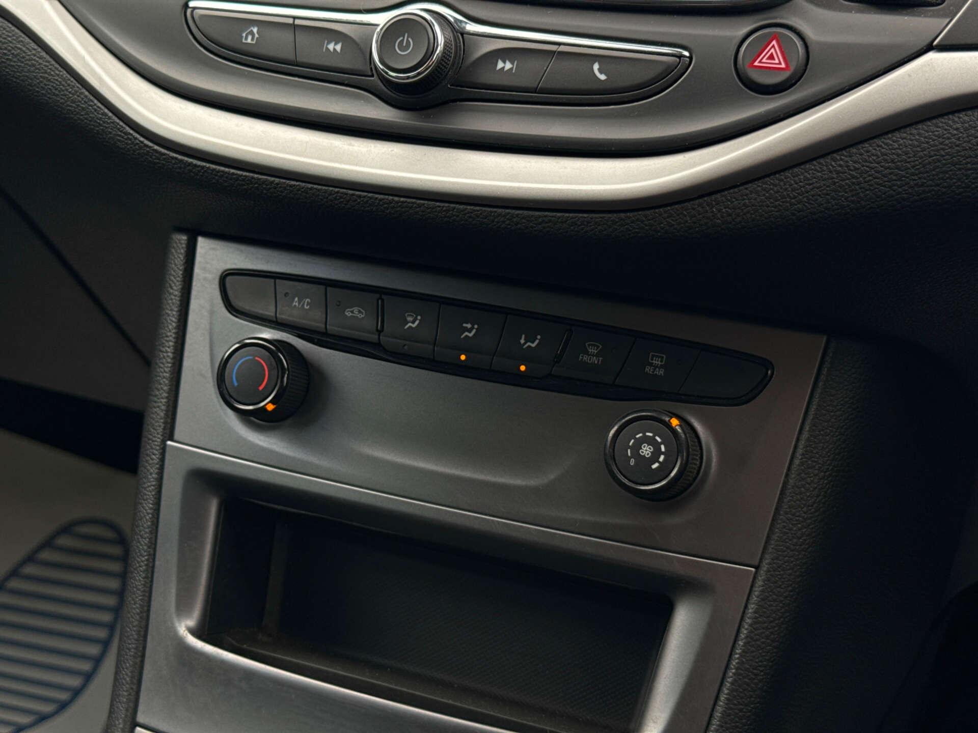 Vauxhall Astra view 58