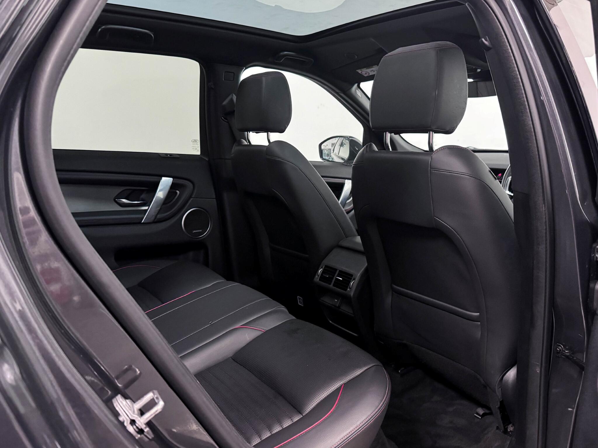 Land Rover Discovery Sport view 11