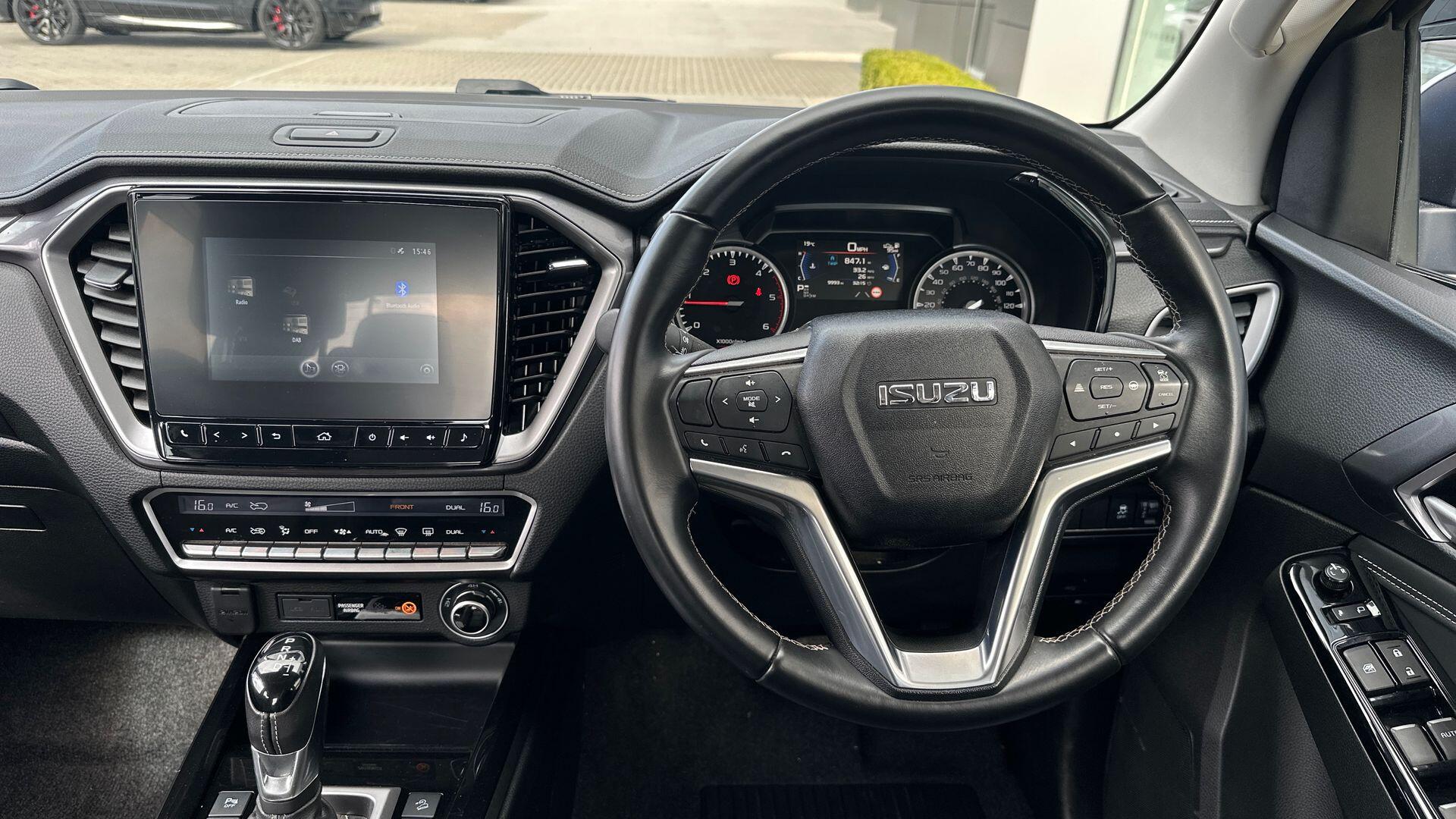 Isuzu D-Max view 14