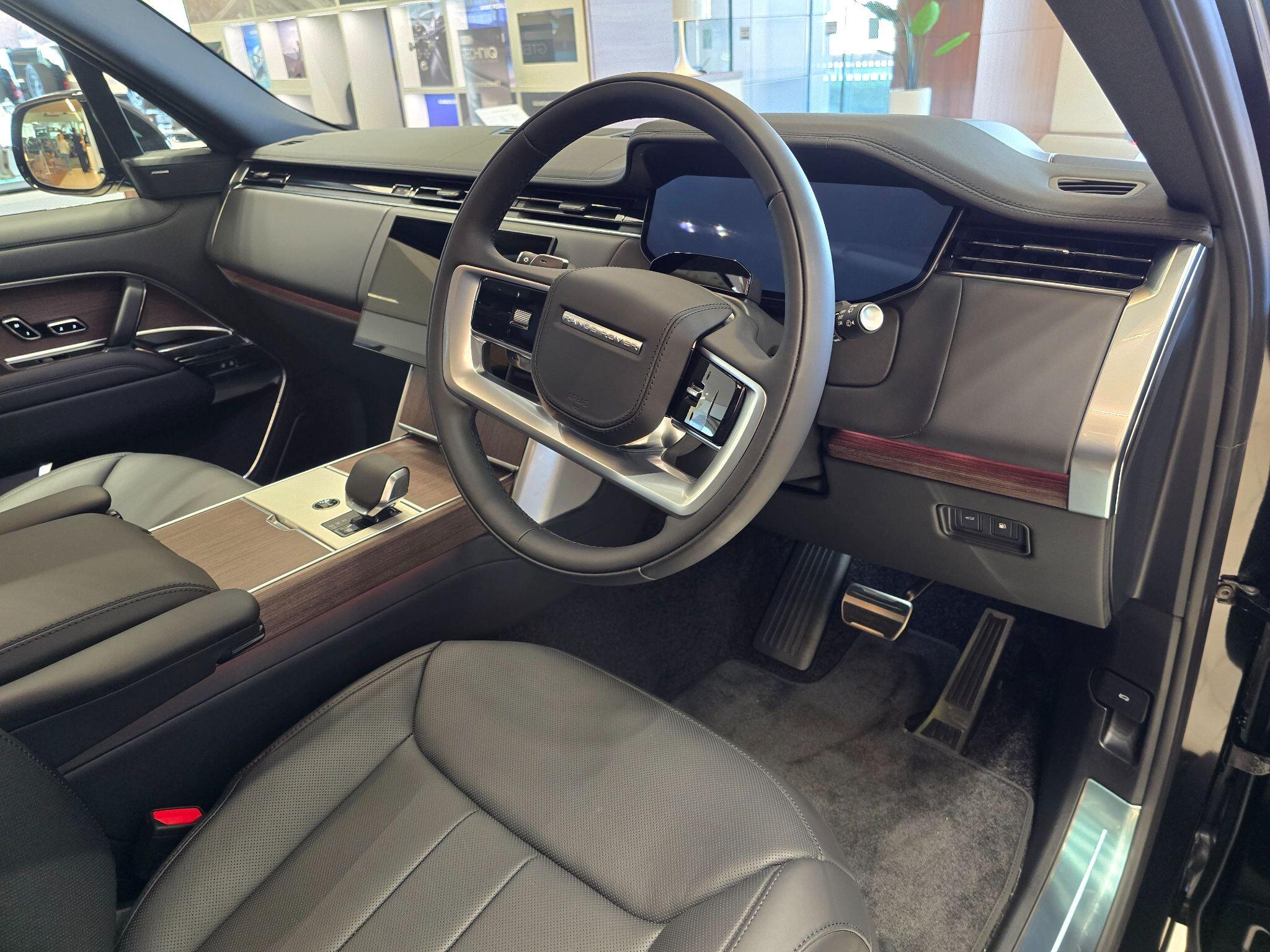 Land Rover Range Rover view 10